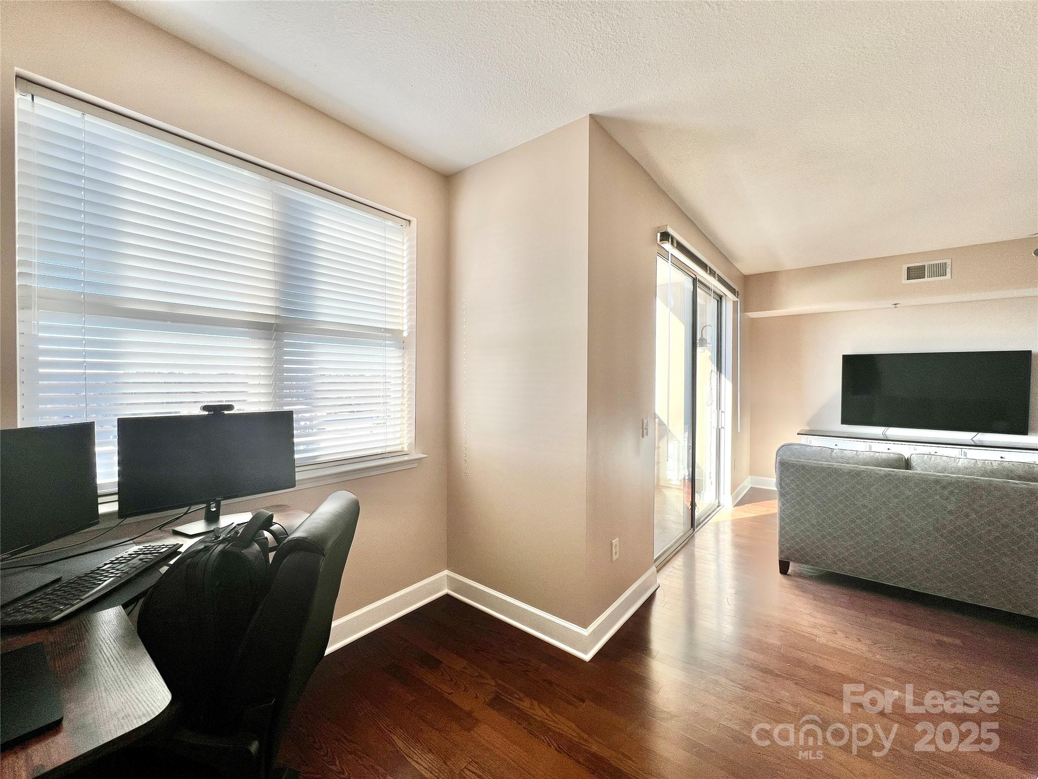 1315 East Boulevard 714 Property Photo 13