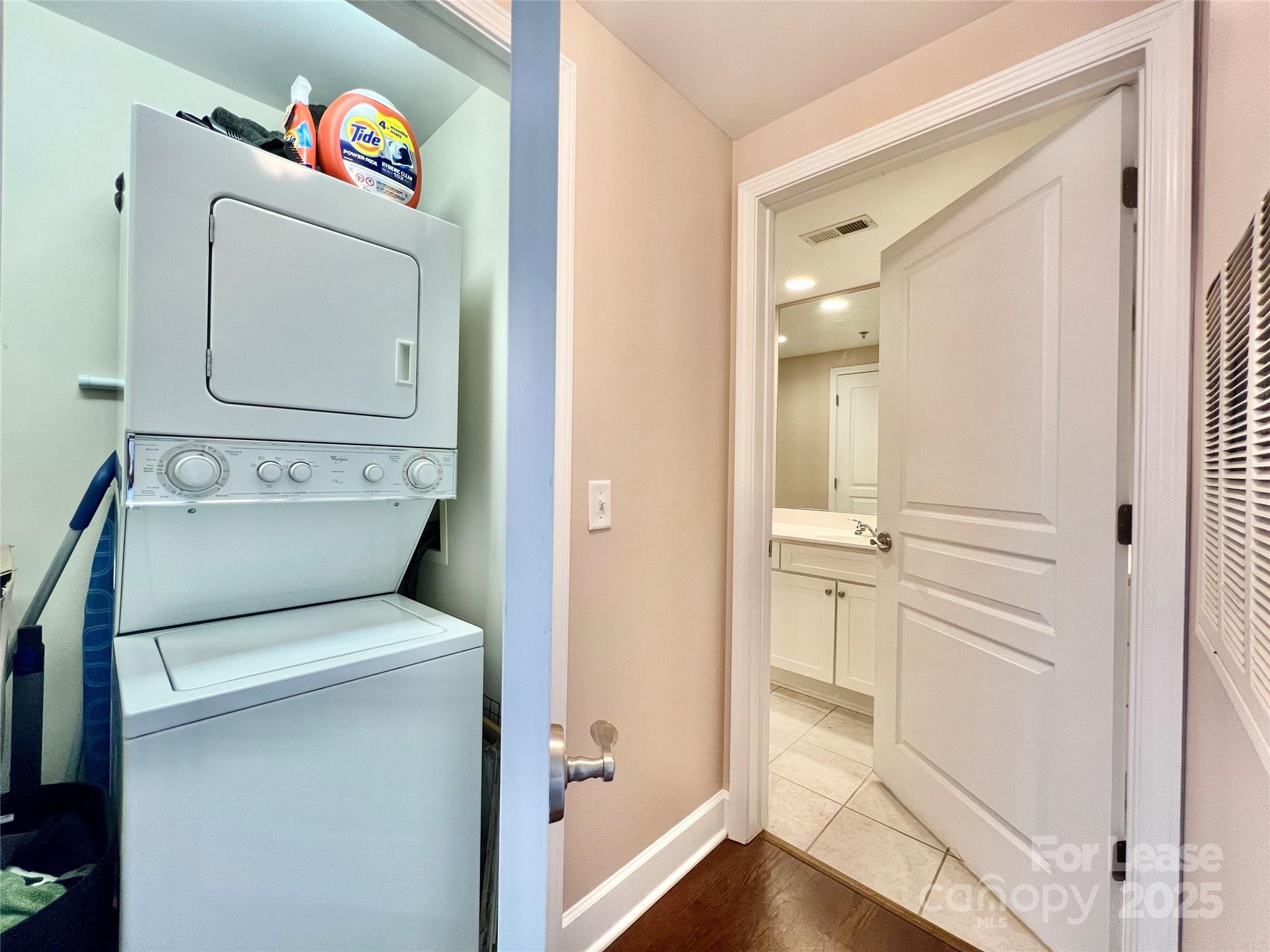 1315 East Boulevard 714 Property Photo 24