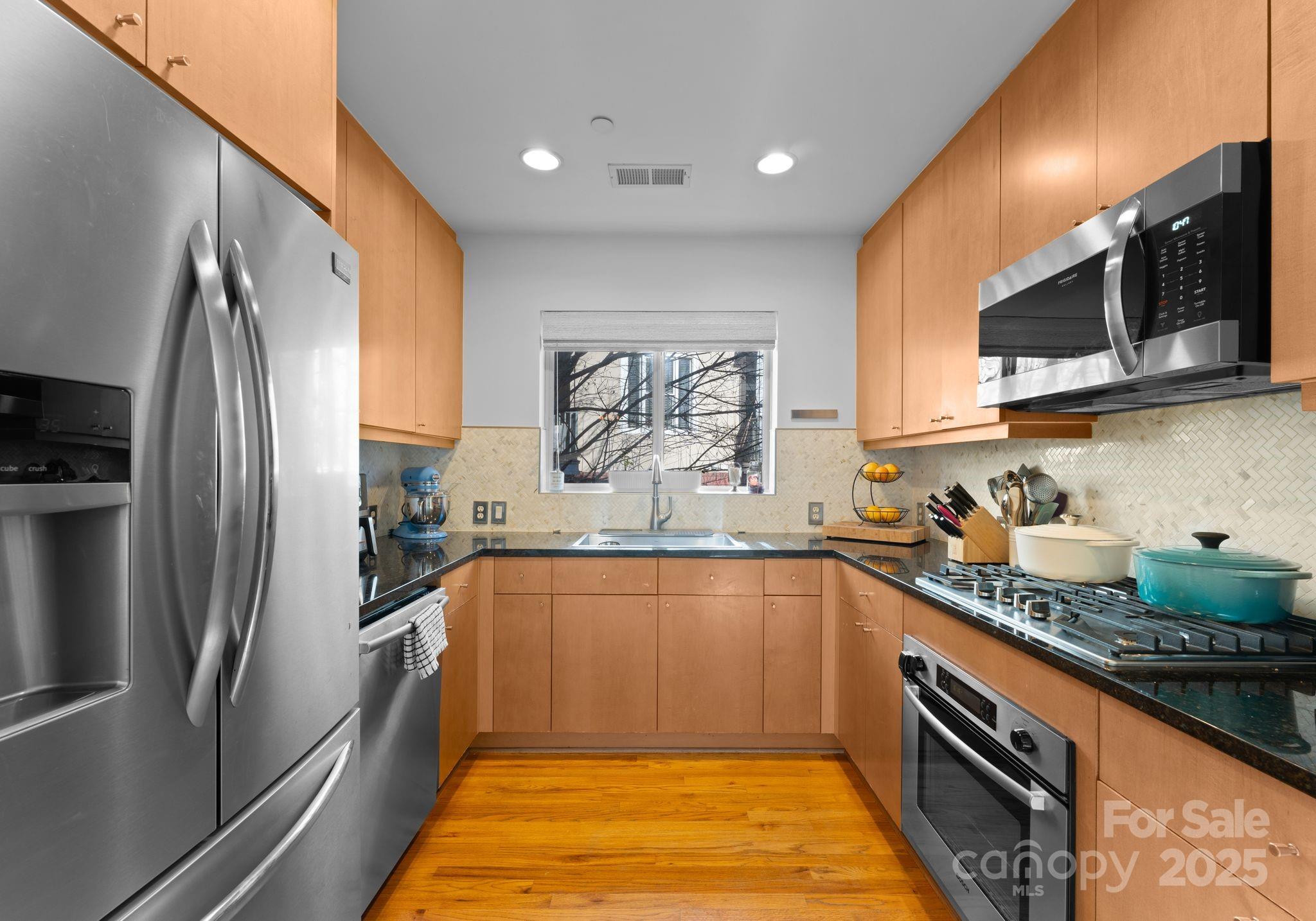 420 Queens Road 6 Property Photo 17