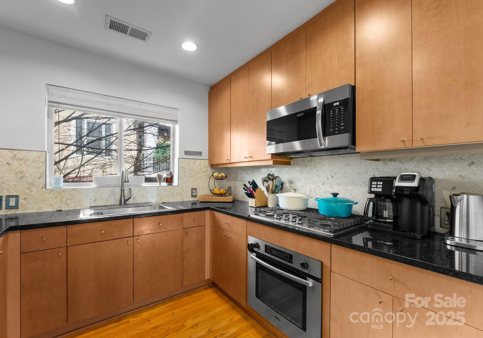 420 Queens Road 6 Property Photo 18