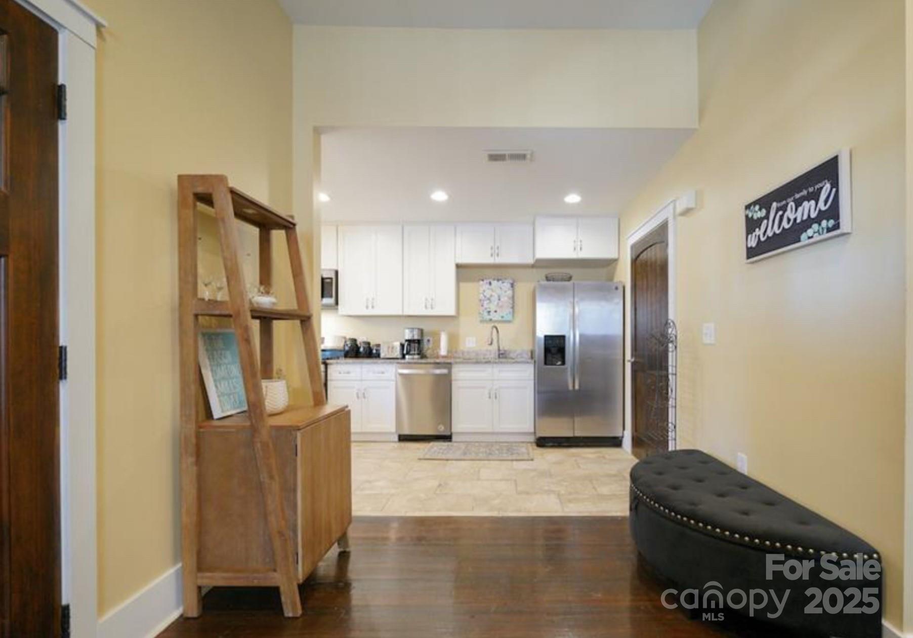 350 Marion Street Property Photo 6