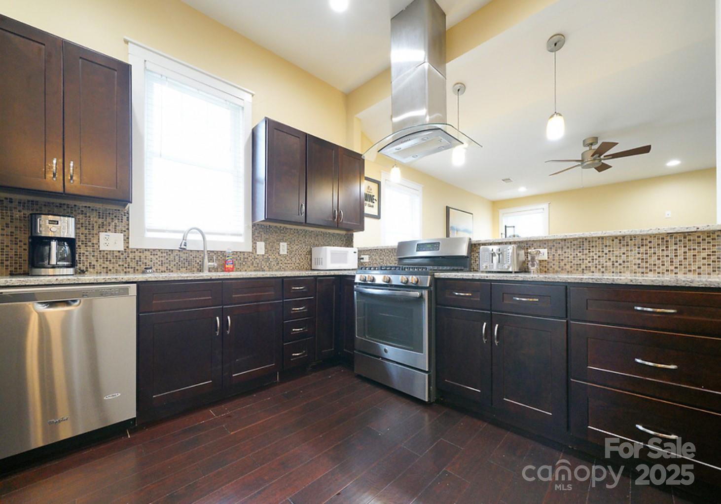 350 Marion Street Property Photo 21