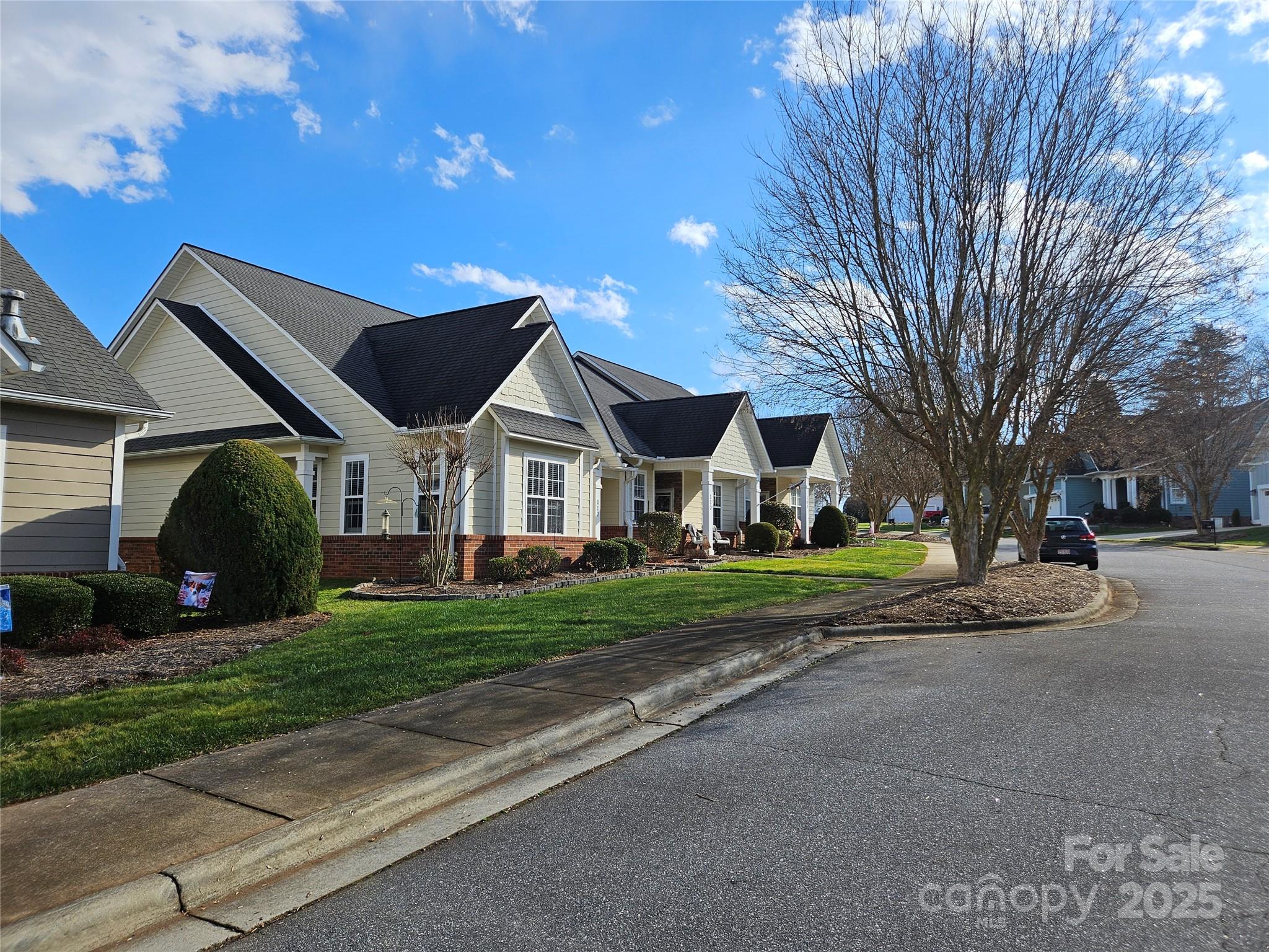 110 Henrys Glen Drive Property Photo 2