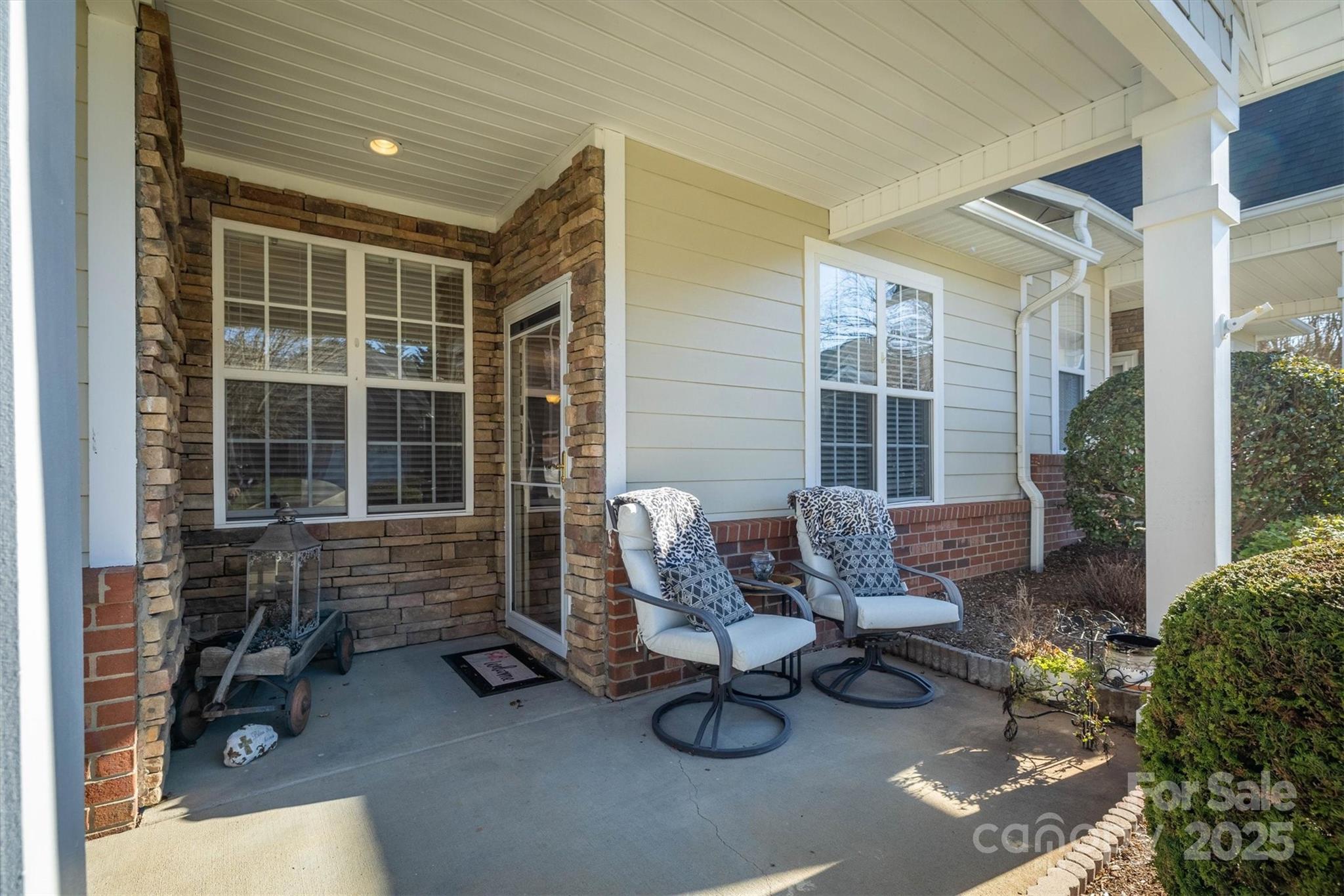 110 Henrys Glen Drive Property Photo 4