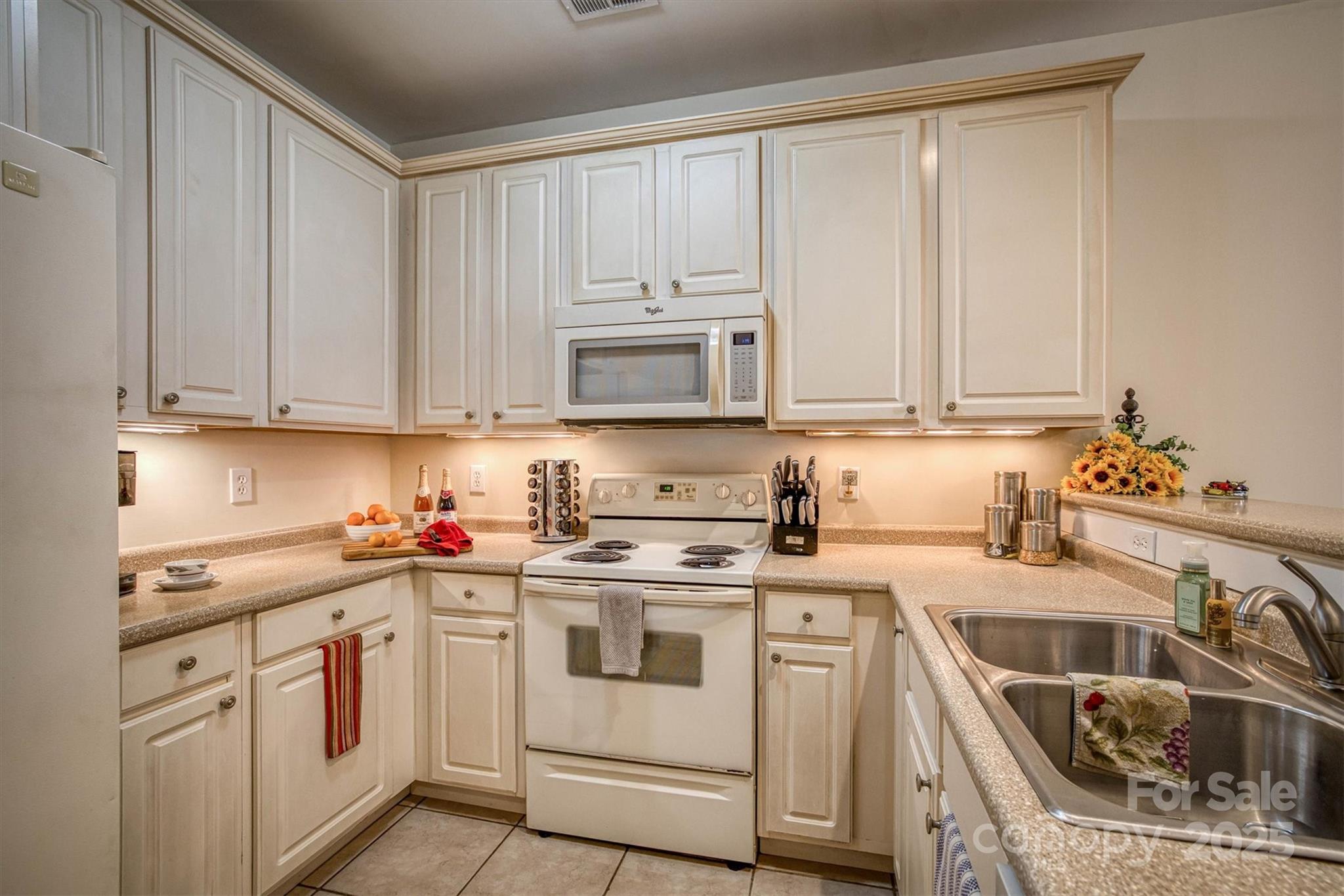 110 Henrys Glen Drive Property Photo 12