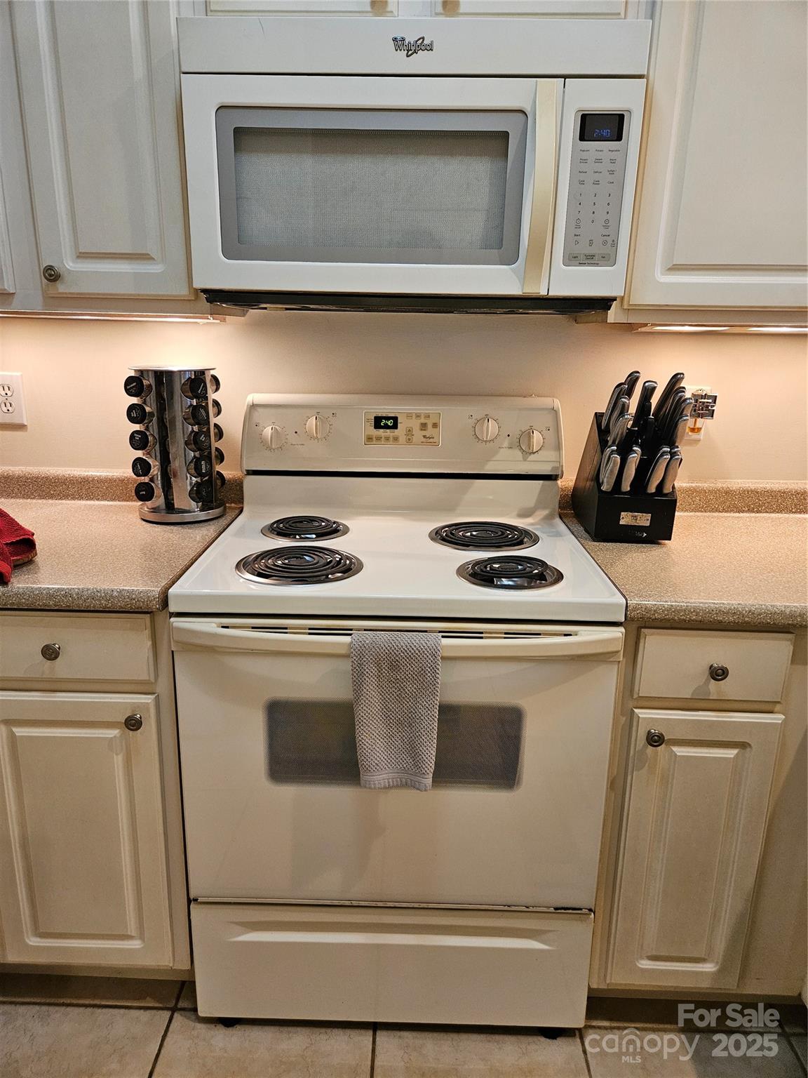 110 Henrys Glen Drive Property Photo 15