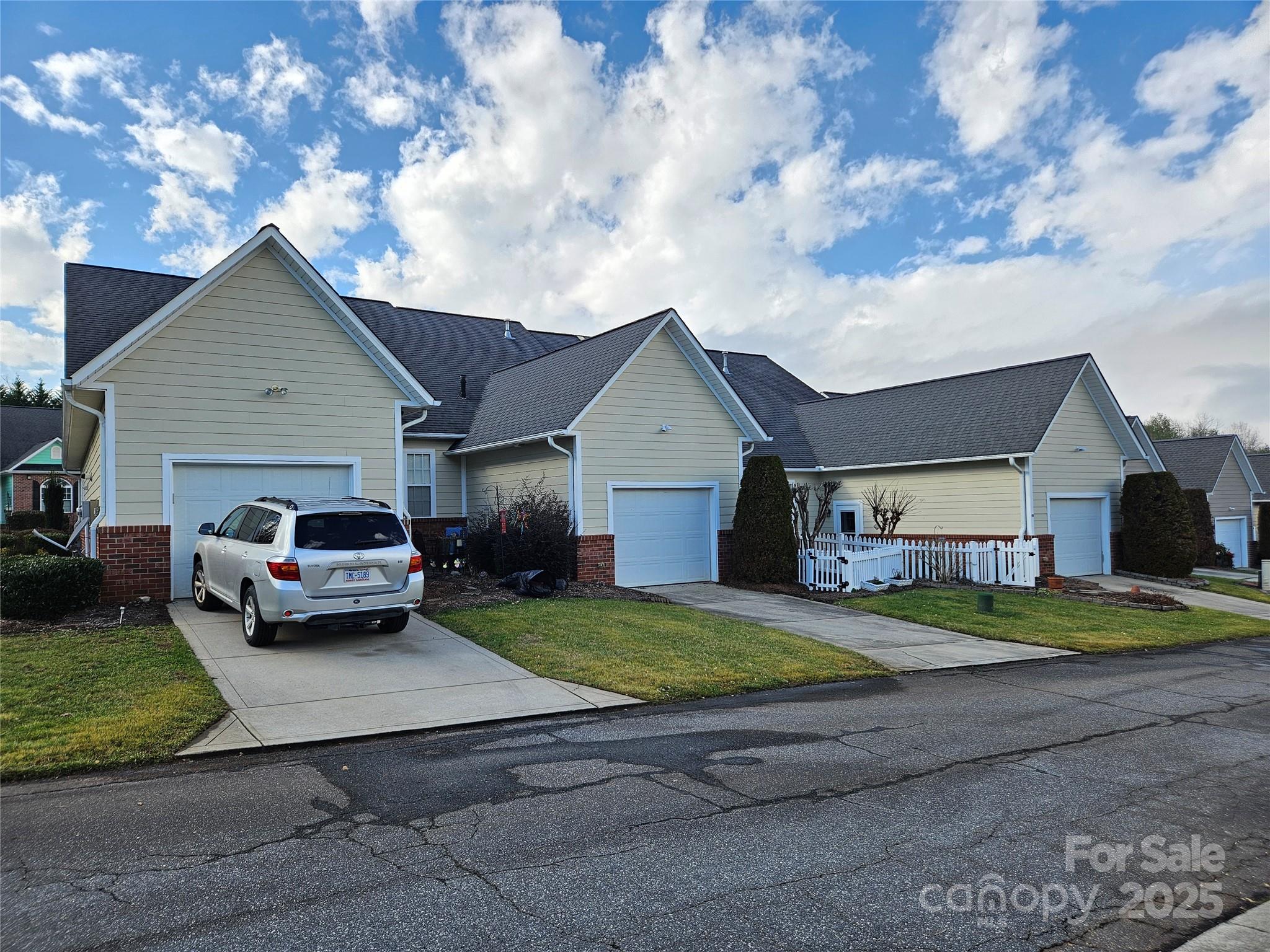 110 Henrys Glen Drive Property Photo 33