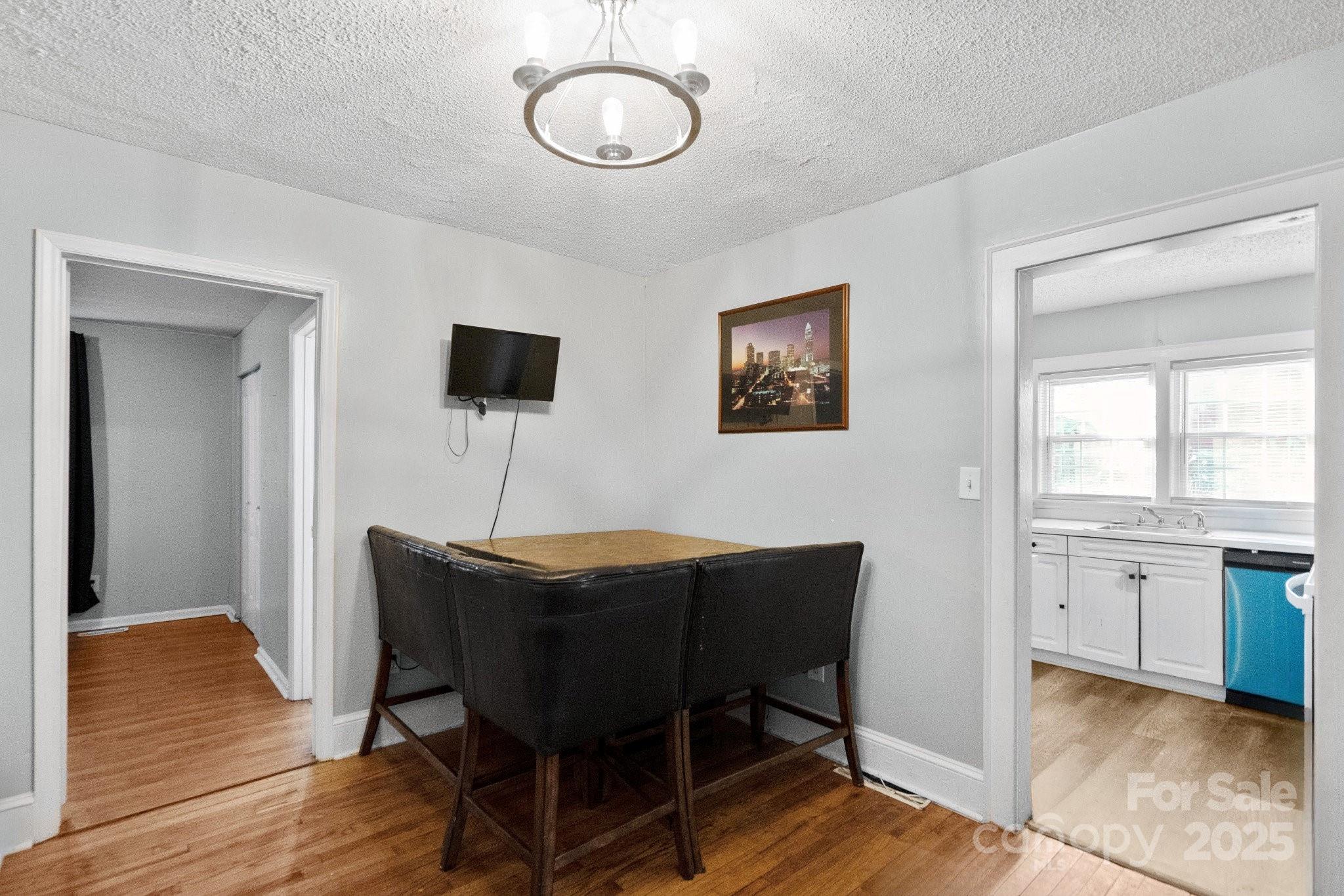 1028 White Lane Property Photo 15
