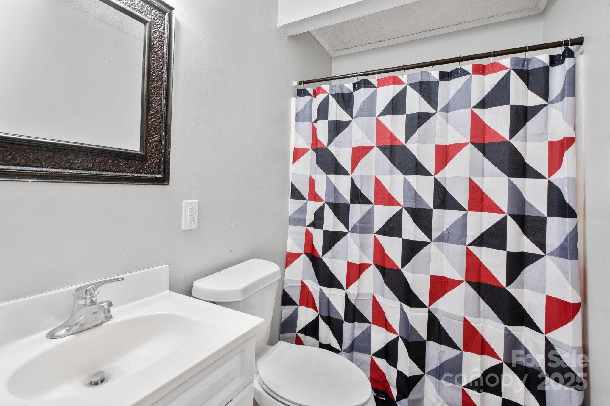 1028 White Lane Property Photo 21