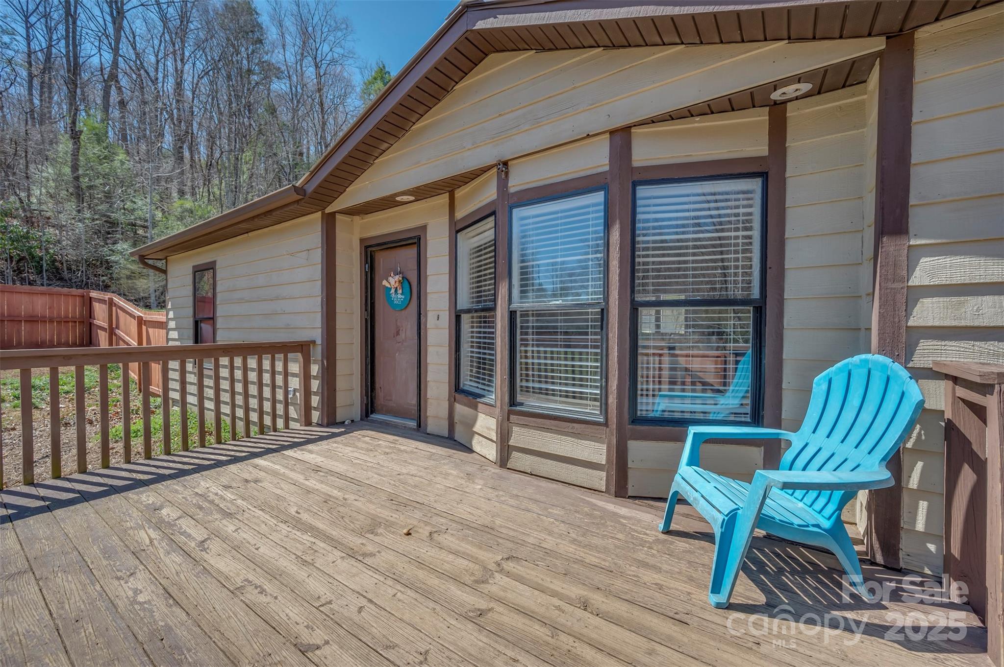 121 Julian Way Property Photo 4