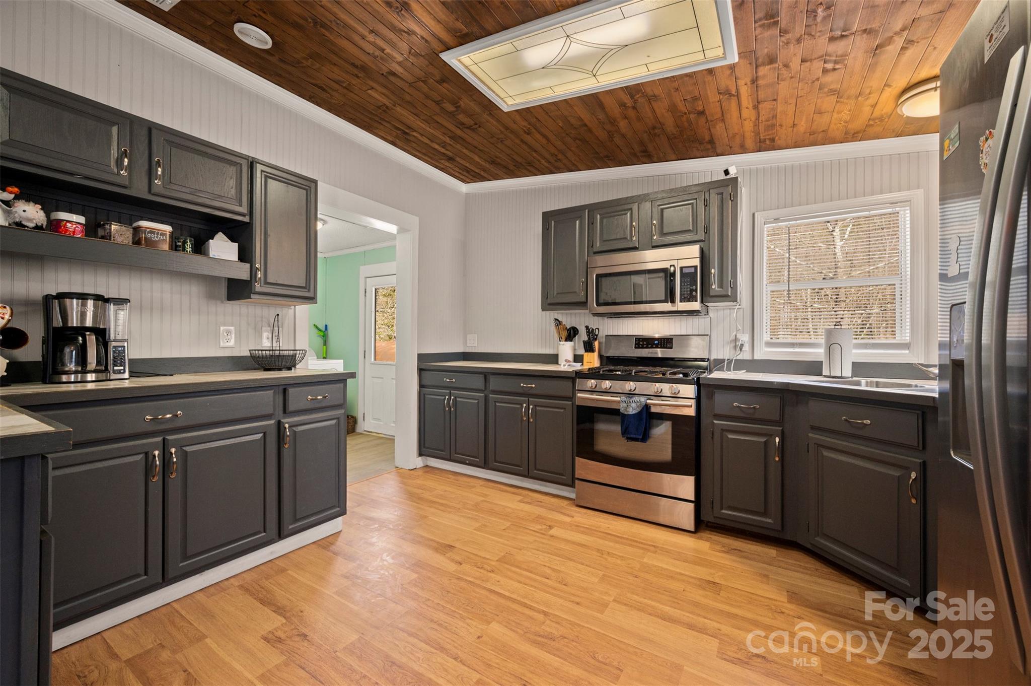 121 Julian Way Property Photo 10