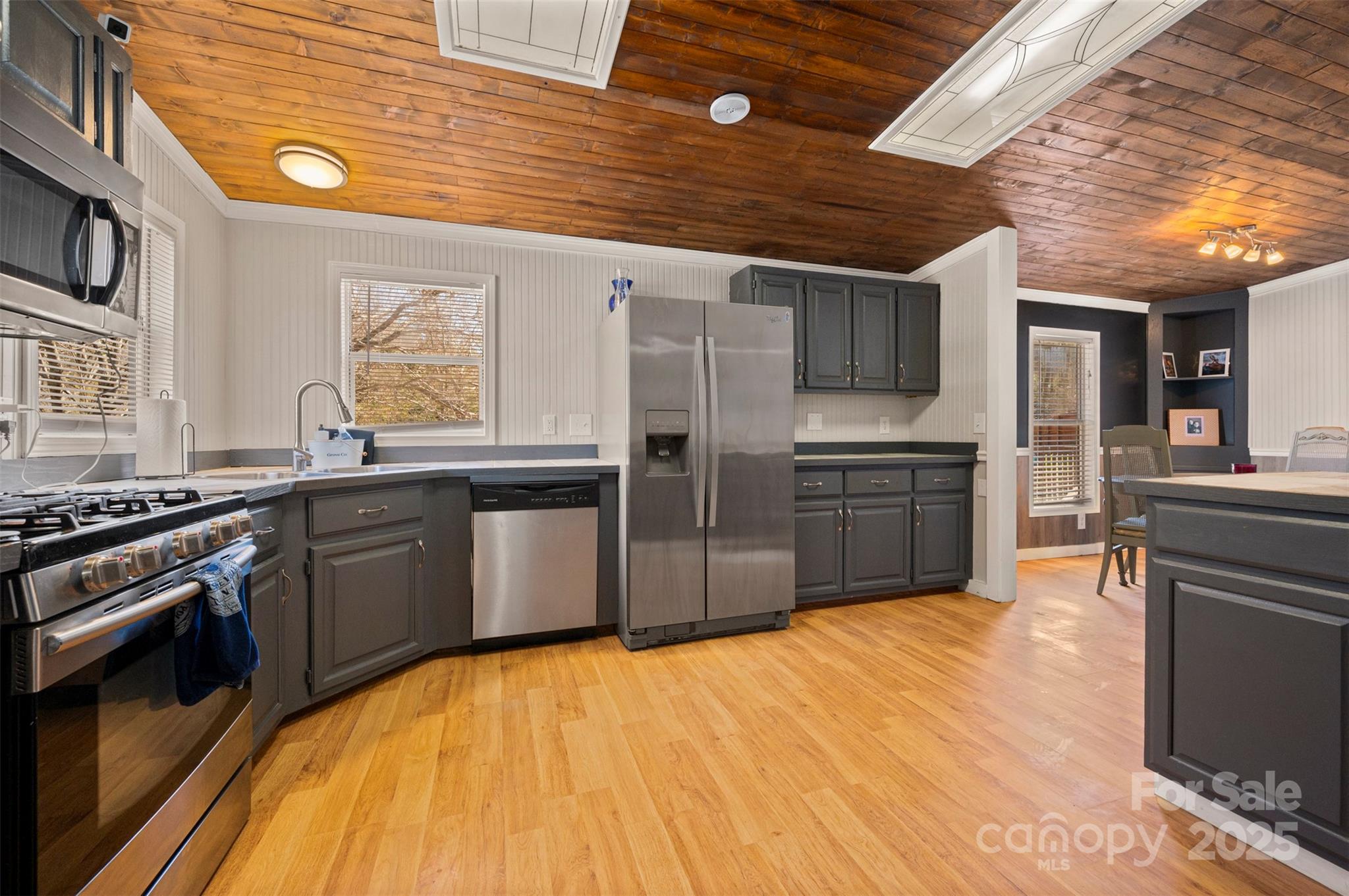 121 Julian Way Property Photo 12