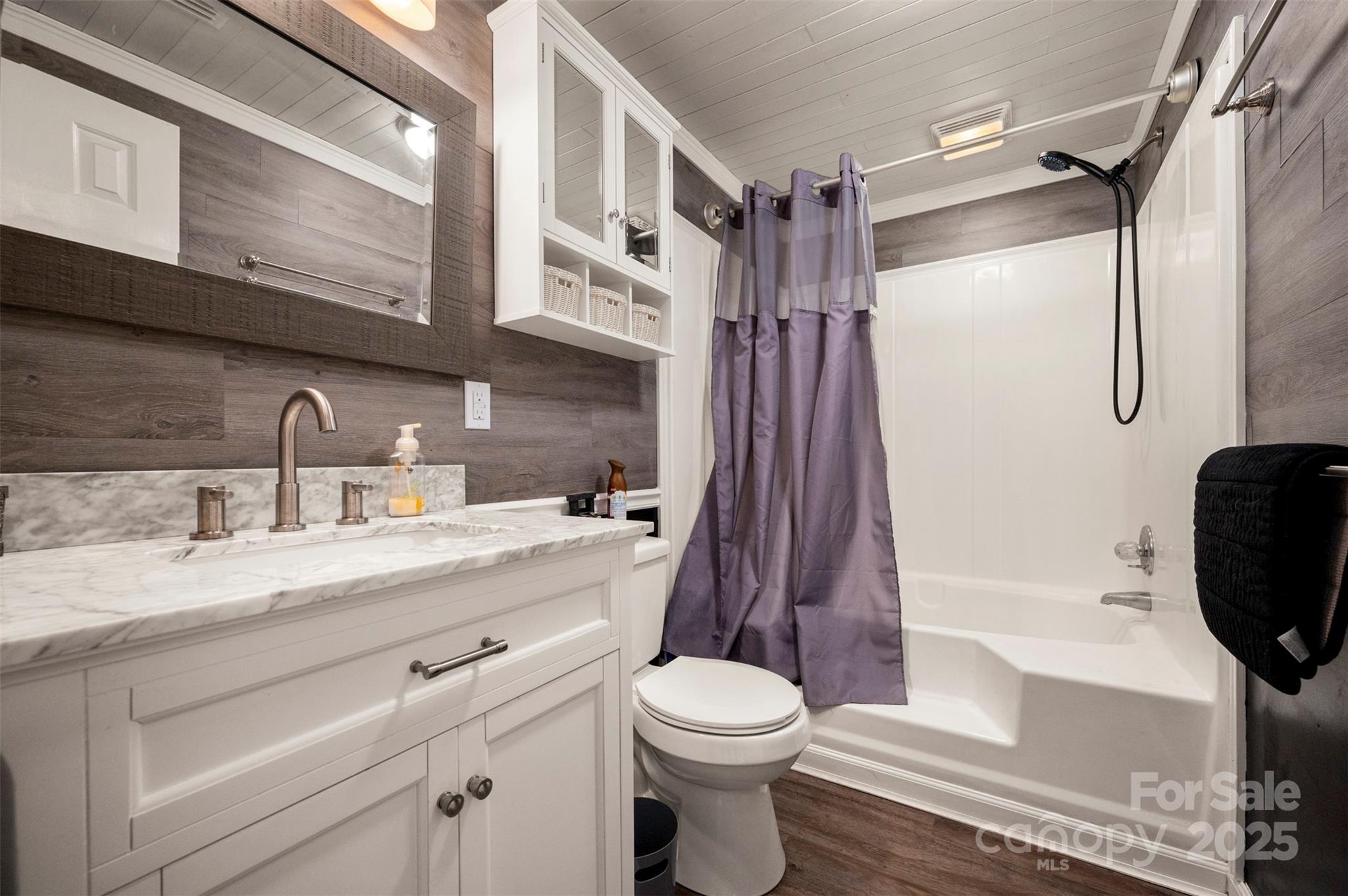 121 Julian Way Property Photo 18