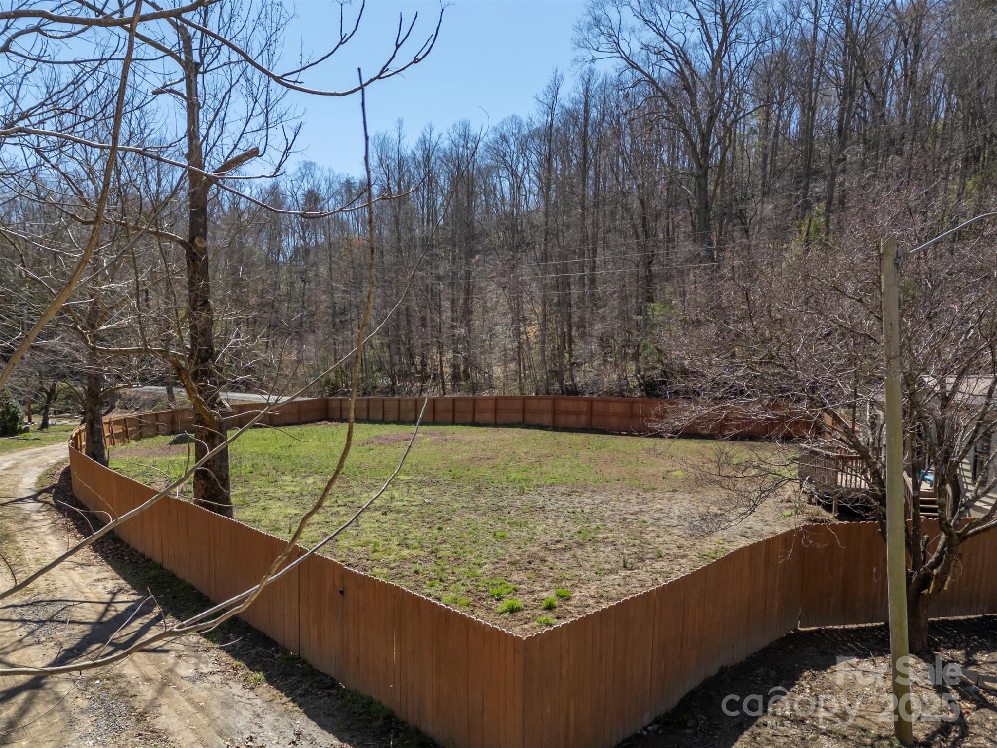 121 Julian Way Property Photo 23