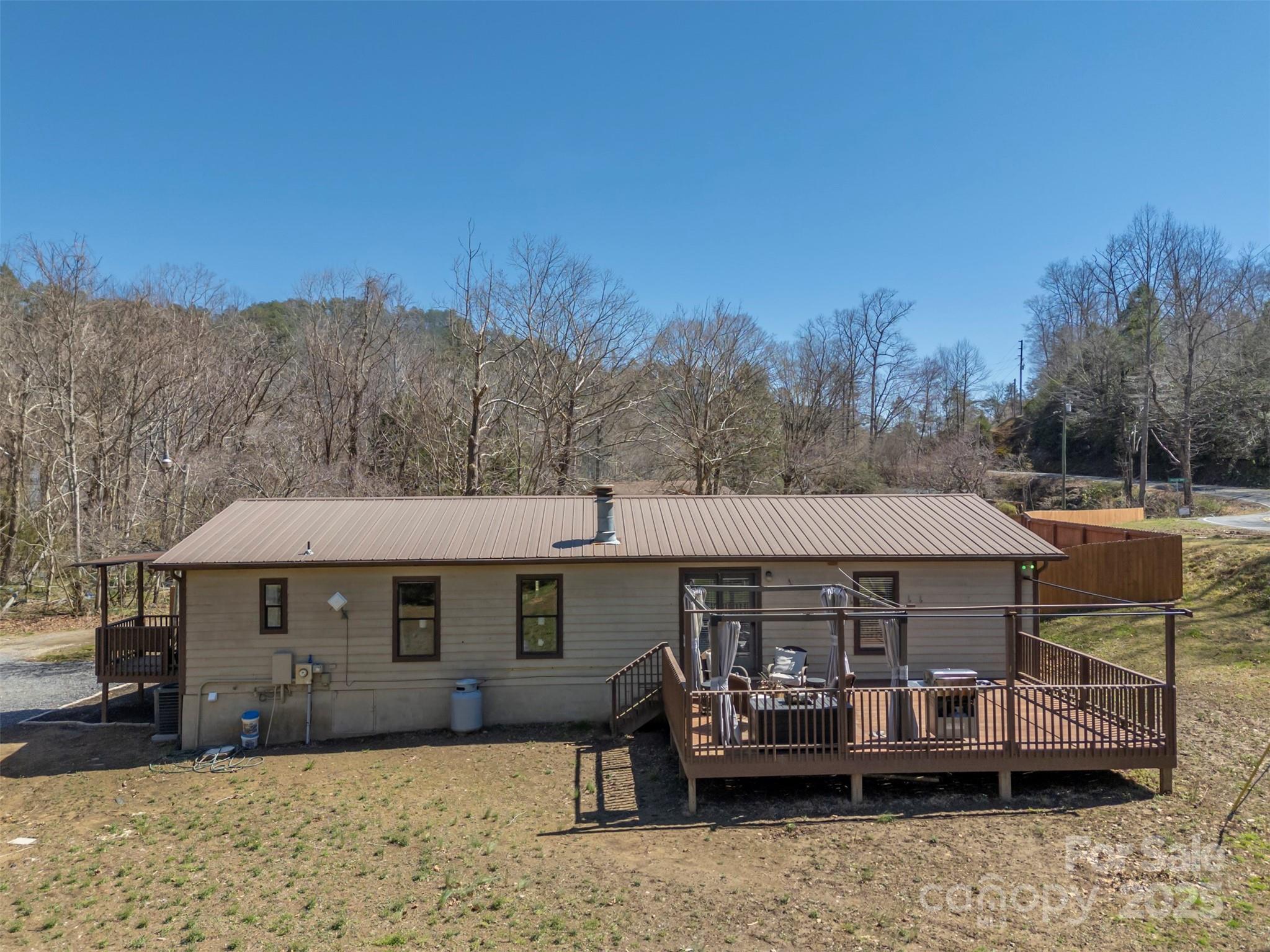 121 Julian Way Property Photo 26