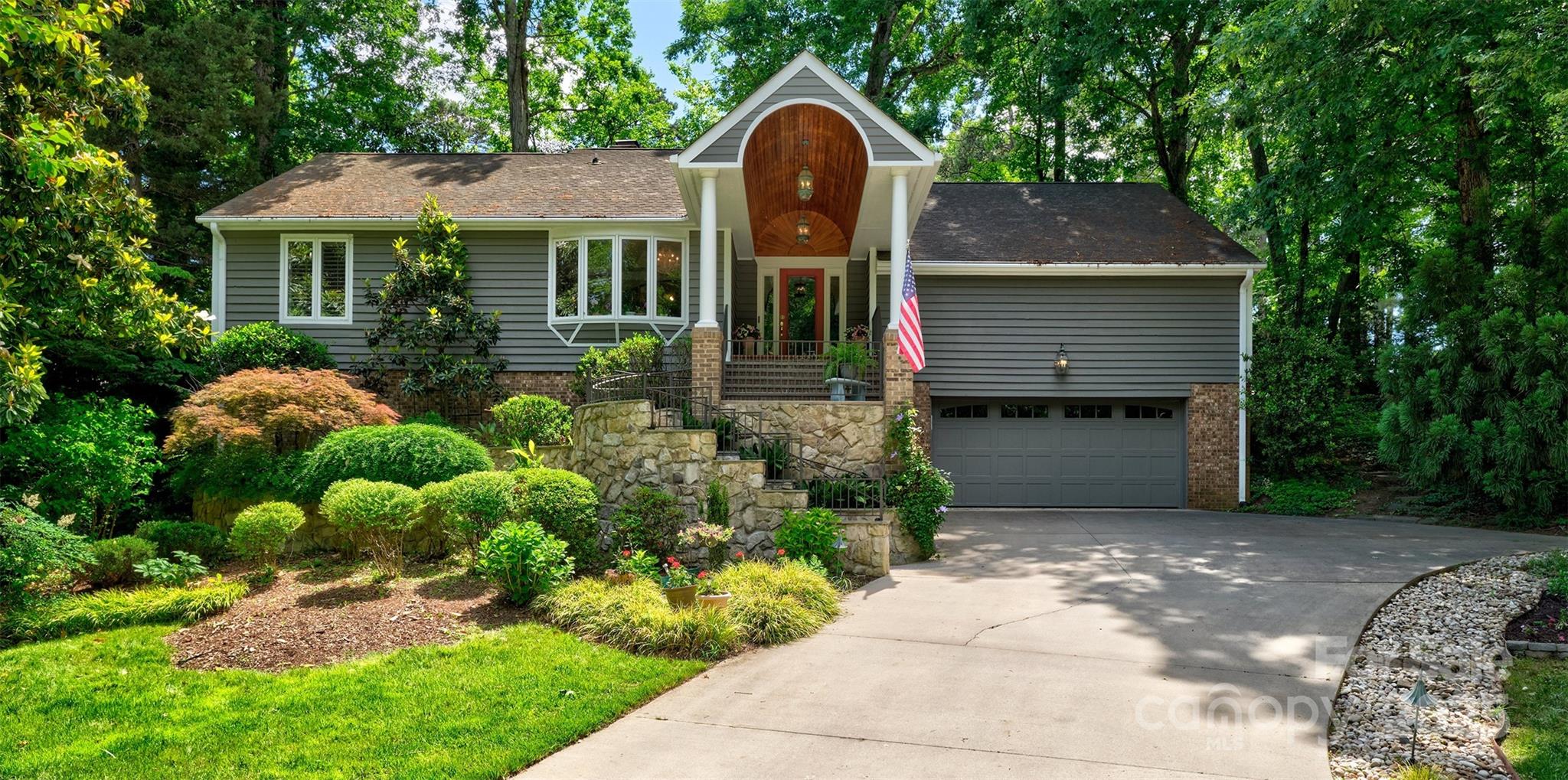 92 Heritage Drive Property Photo
