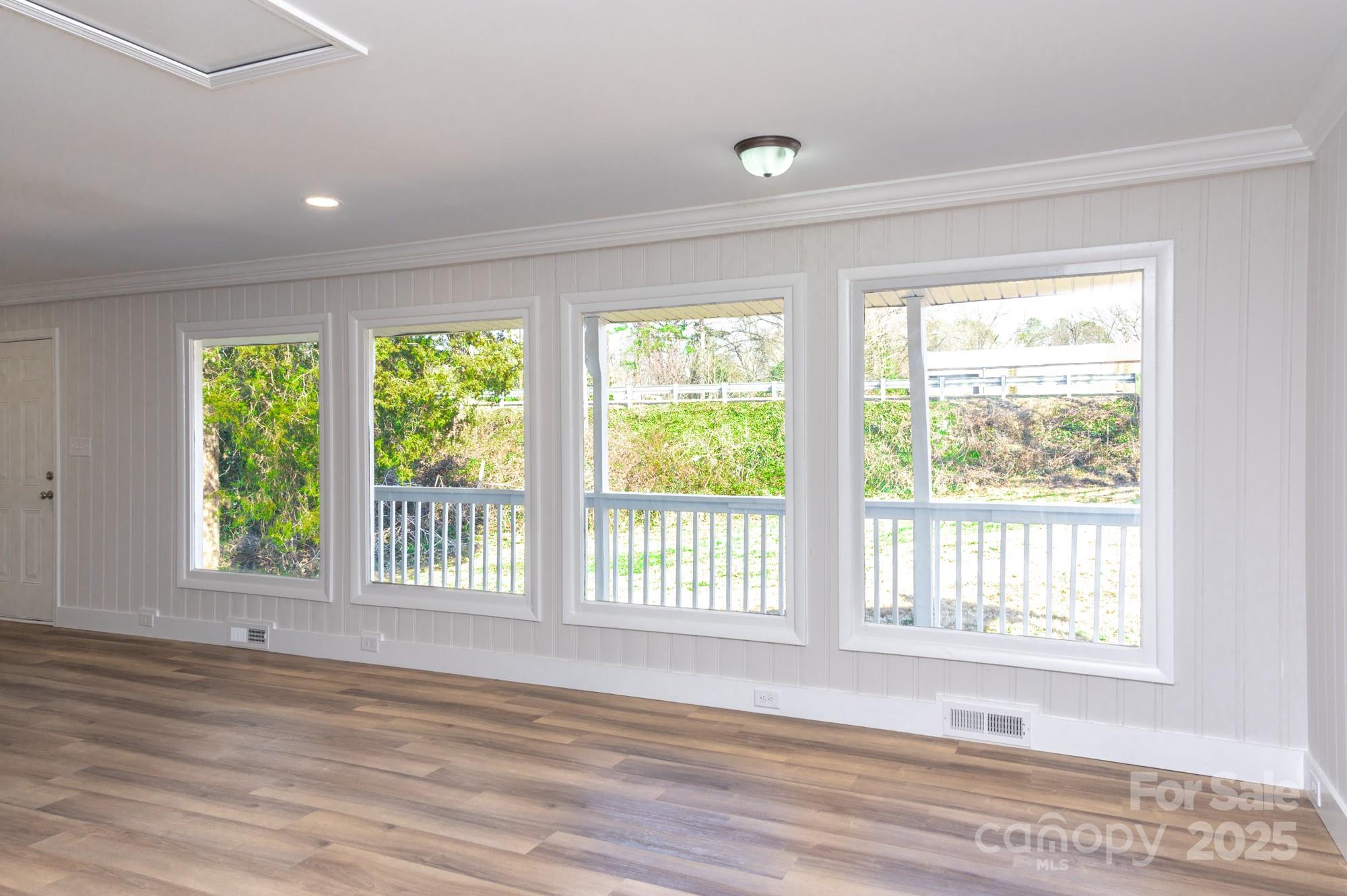 2504 S Cannon Boulevard Property Photo 6