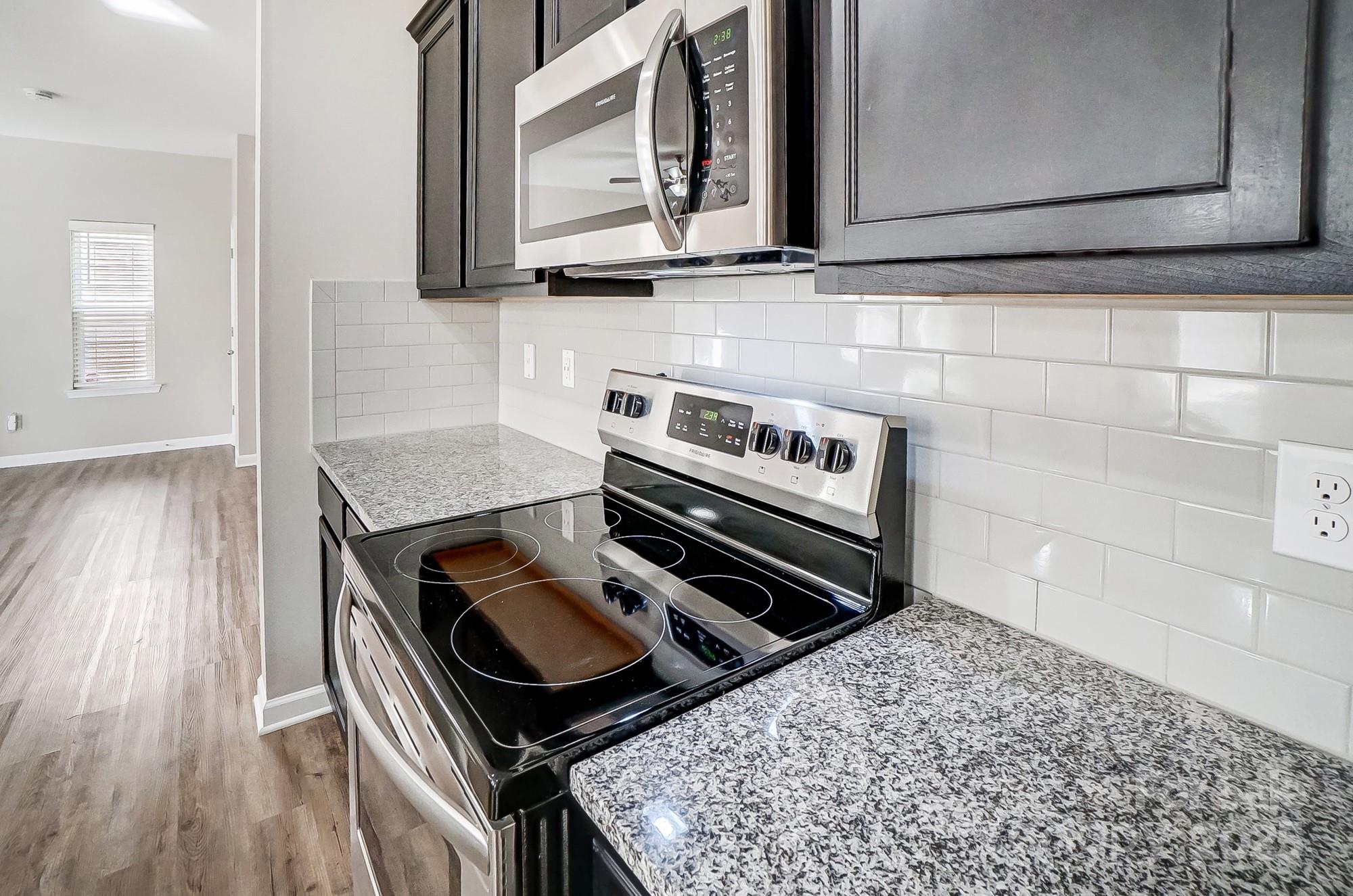 3216 Ainsley Woods Drive Property Photo 10