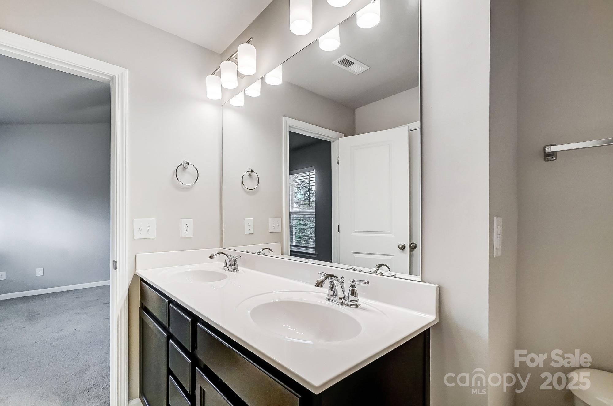 3216 Ainsley Woods Drive Property Photo 24