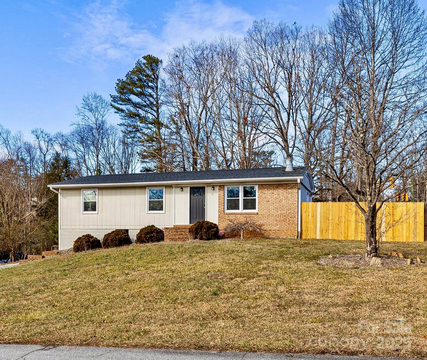 16 Lilac Lane Property Photo