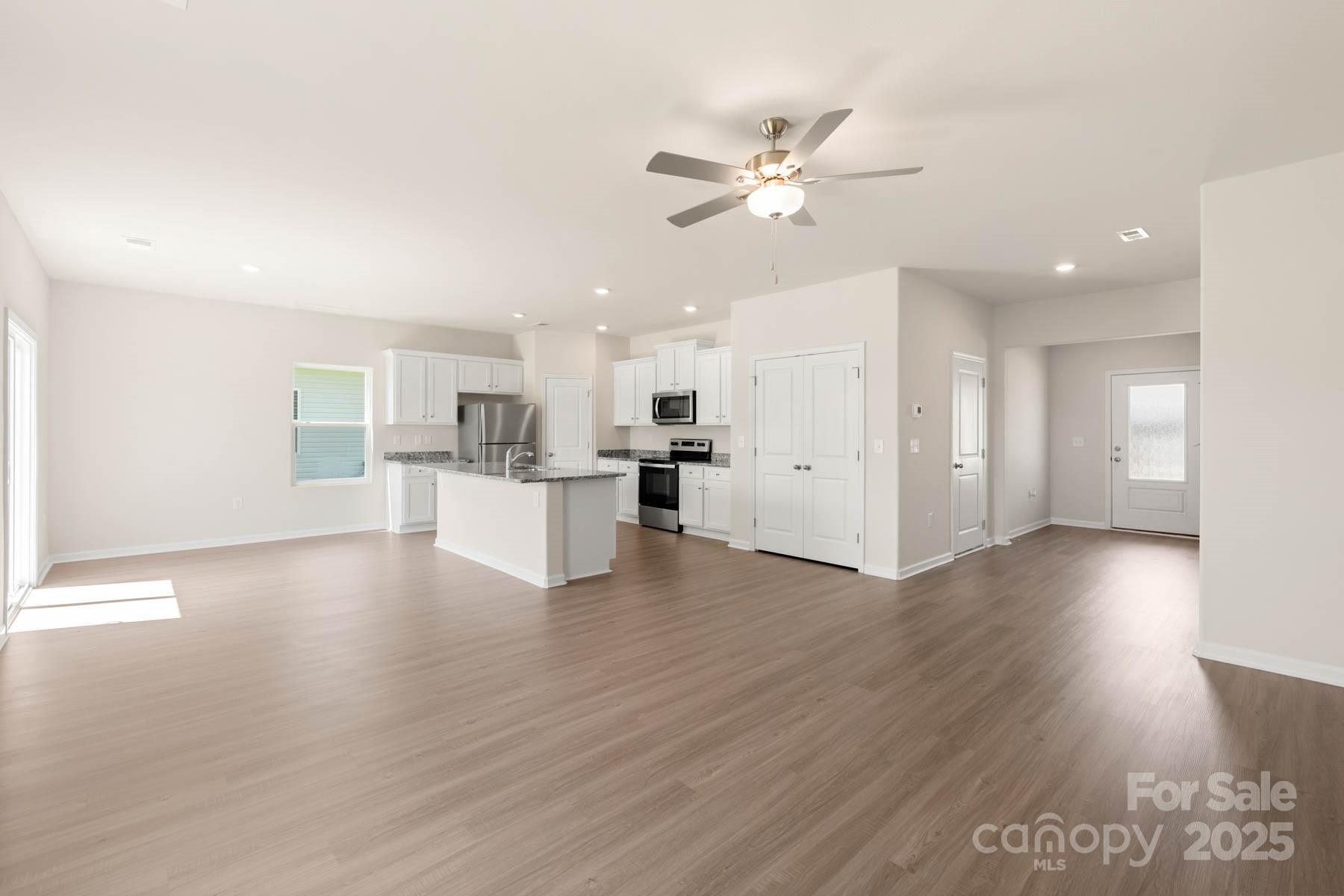 3266 Maple Ridge Drive Property Photo 3