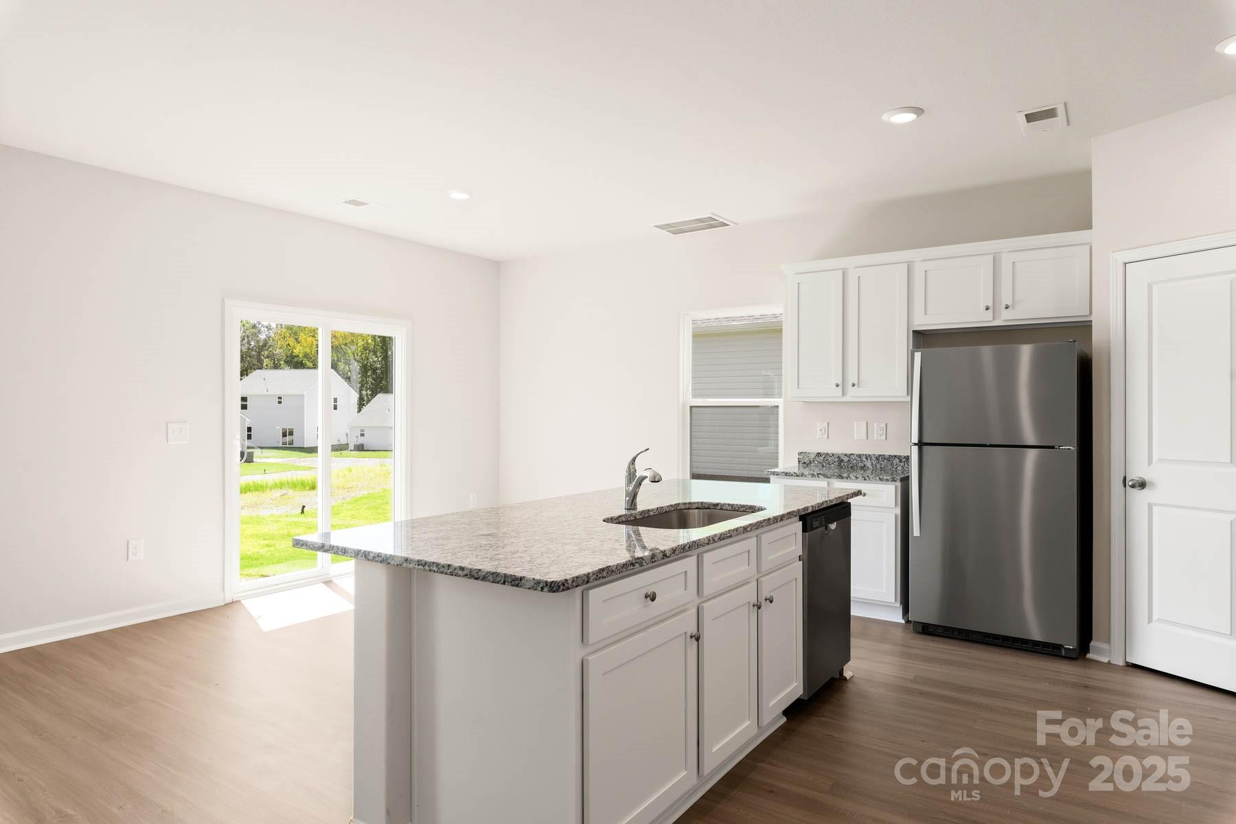 3266 Maple Ridge Drive Property Photo 9
