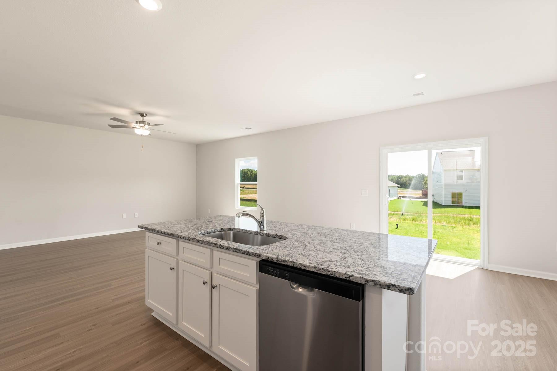 3266 Maple Ridge Drive Property Photo 10
