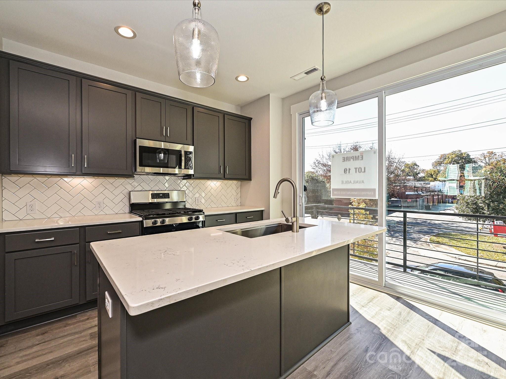 1225 E 34th Street Csw0419 Property Photo 1