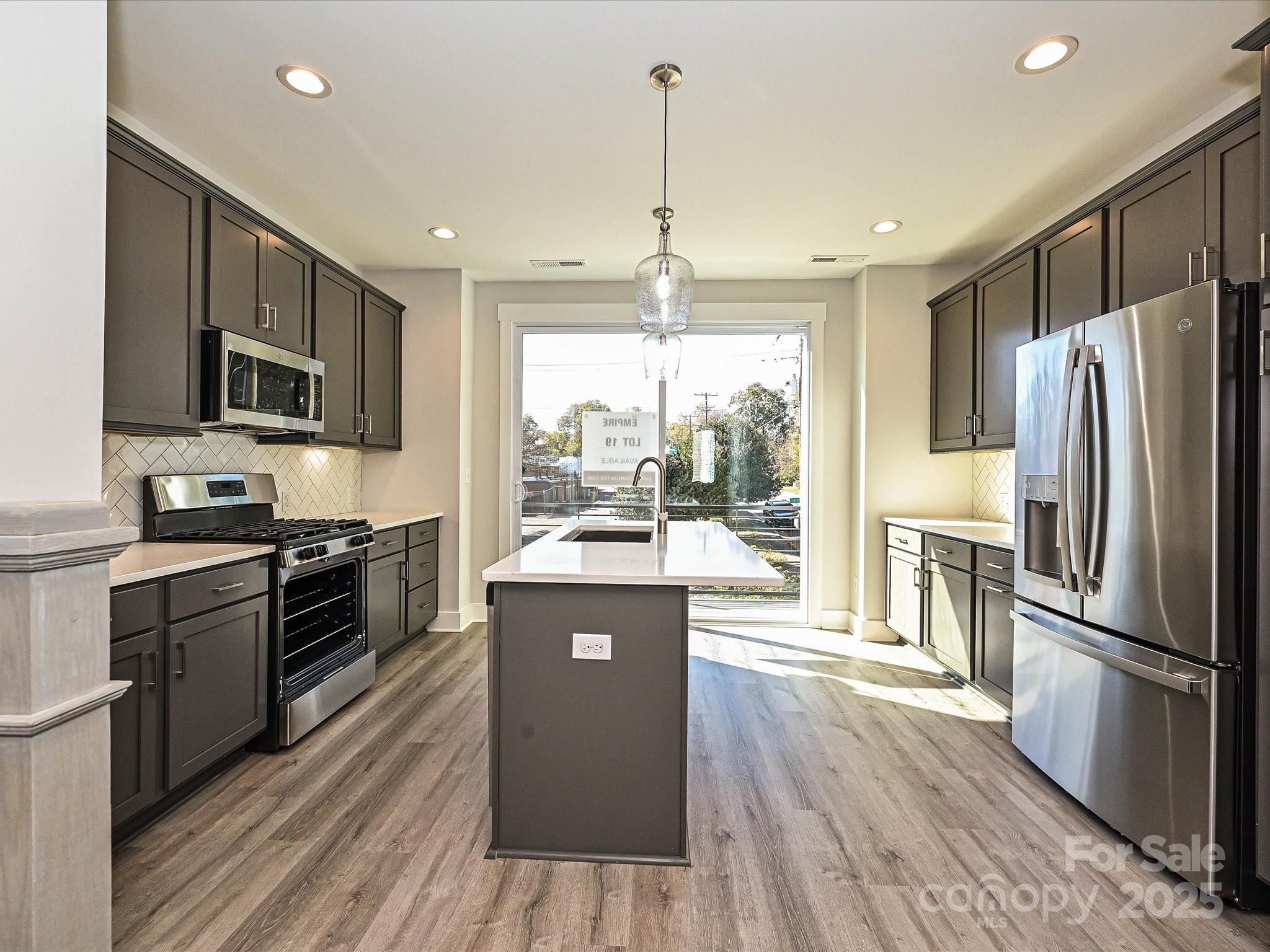 1225 E 34th Street Csw0419 Property Photo 5