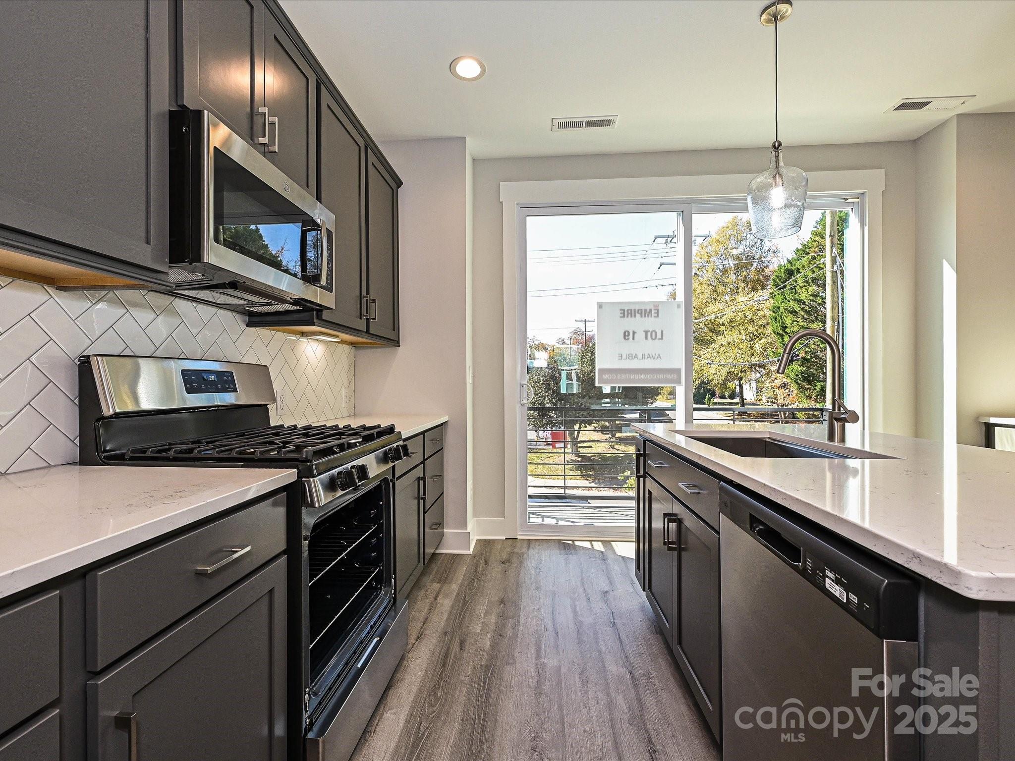 1225 E 34th Street Csw0419 Property Photo 6