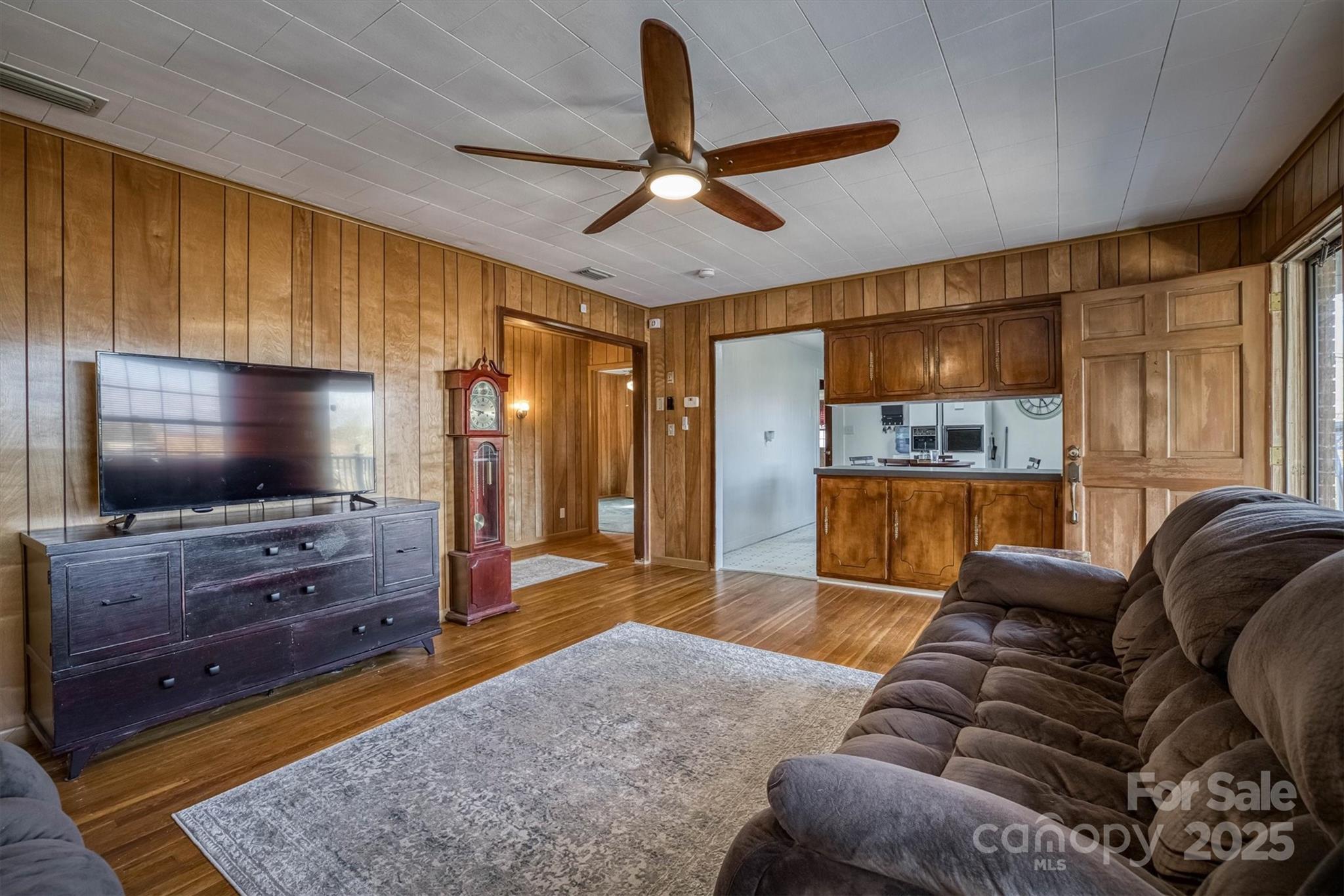 811 Kathy Drive Property Photo 7