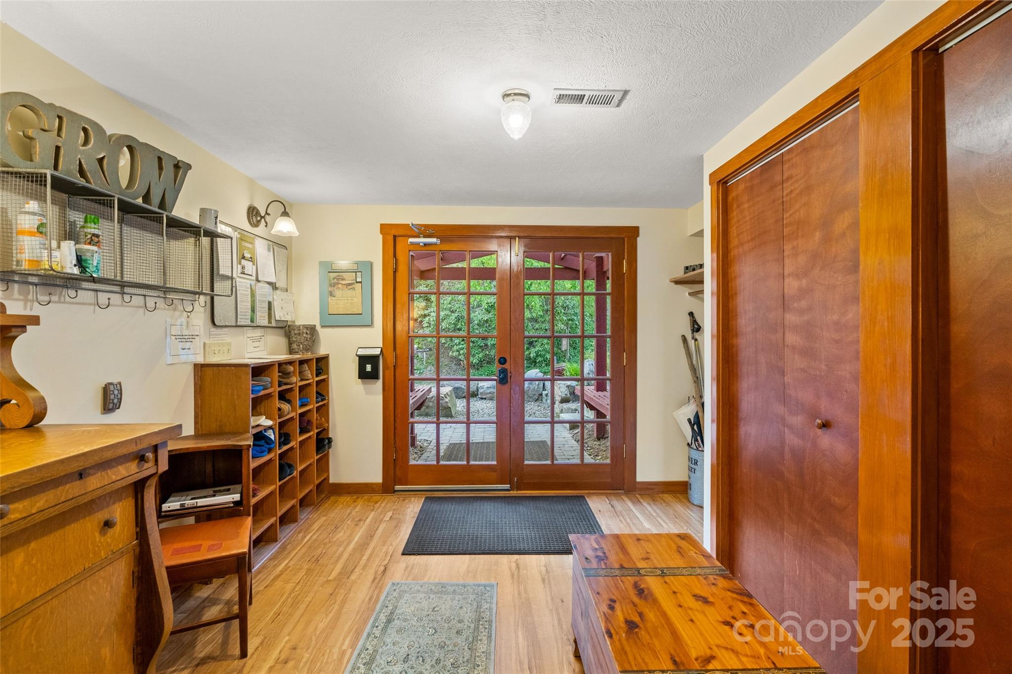 3717 Bend Of Ivy Road Property Photo 11