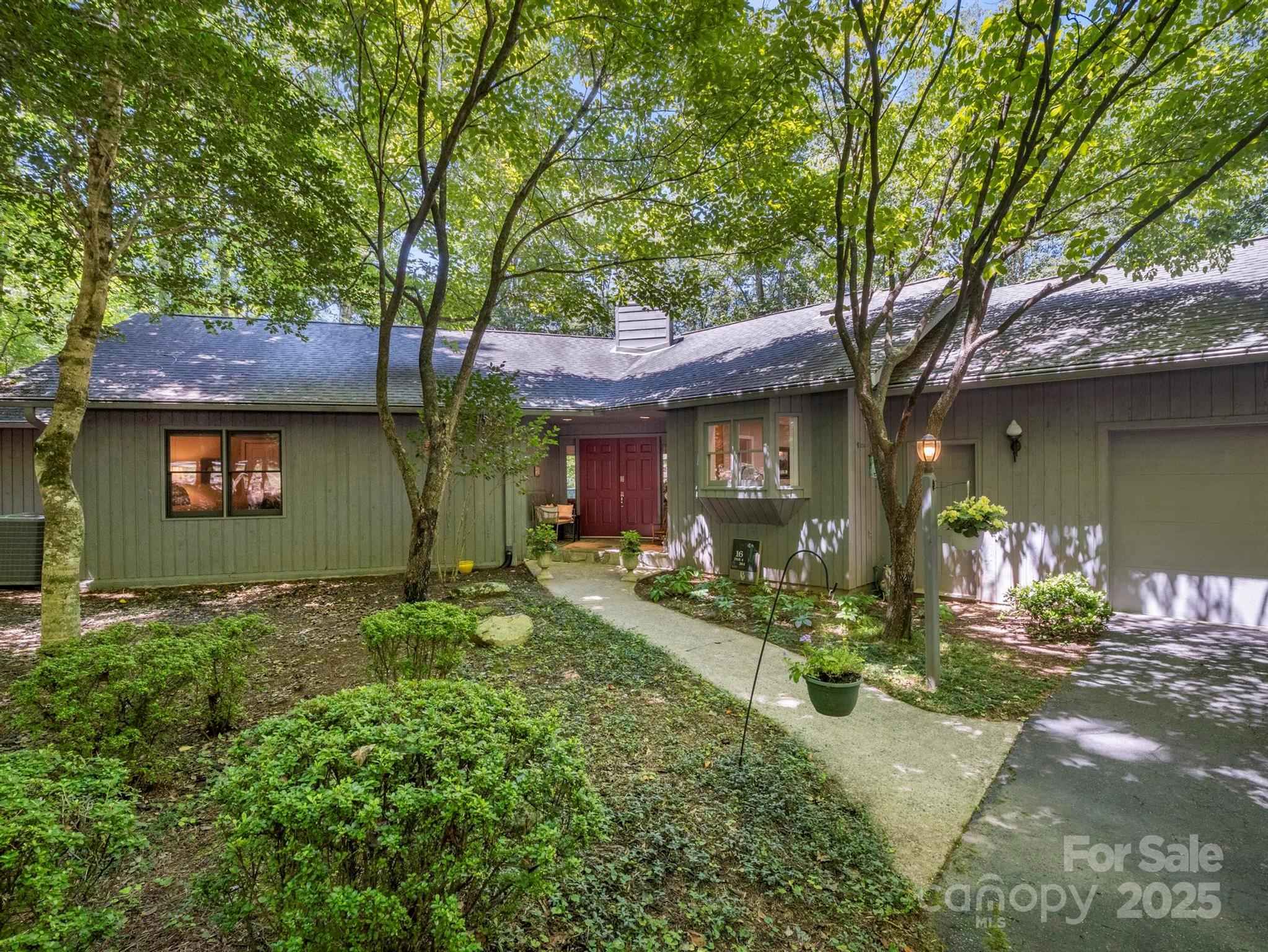 193 Downing Place Property Photo 3