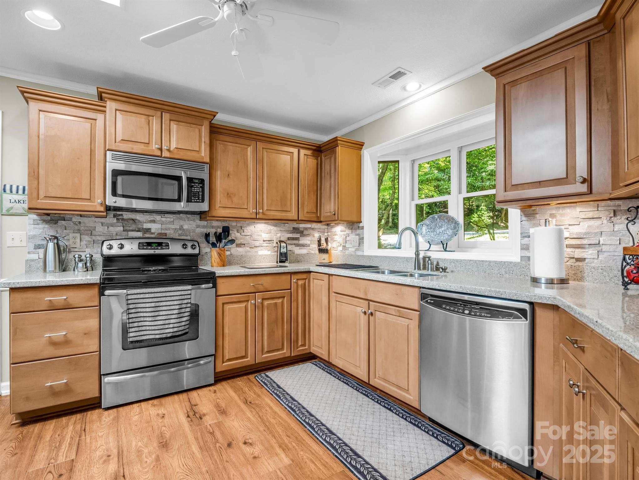 193 Downing Place Property Photo 13