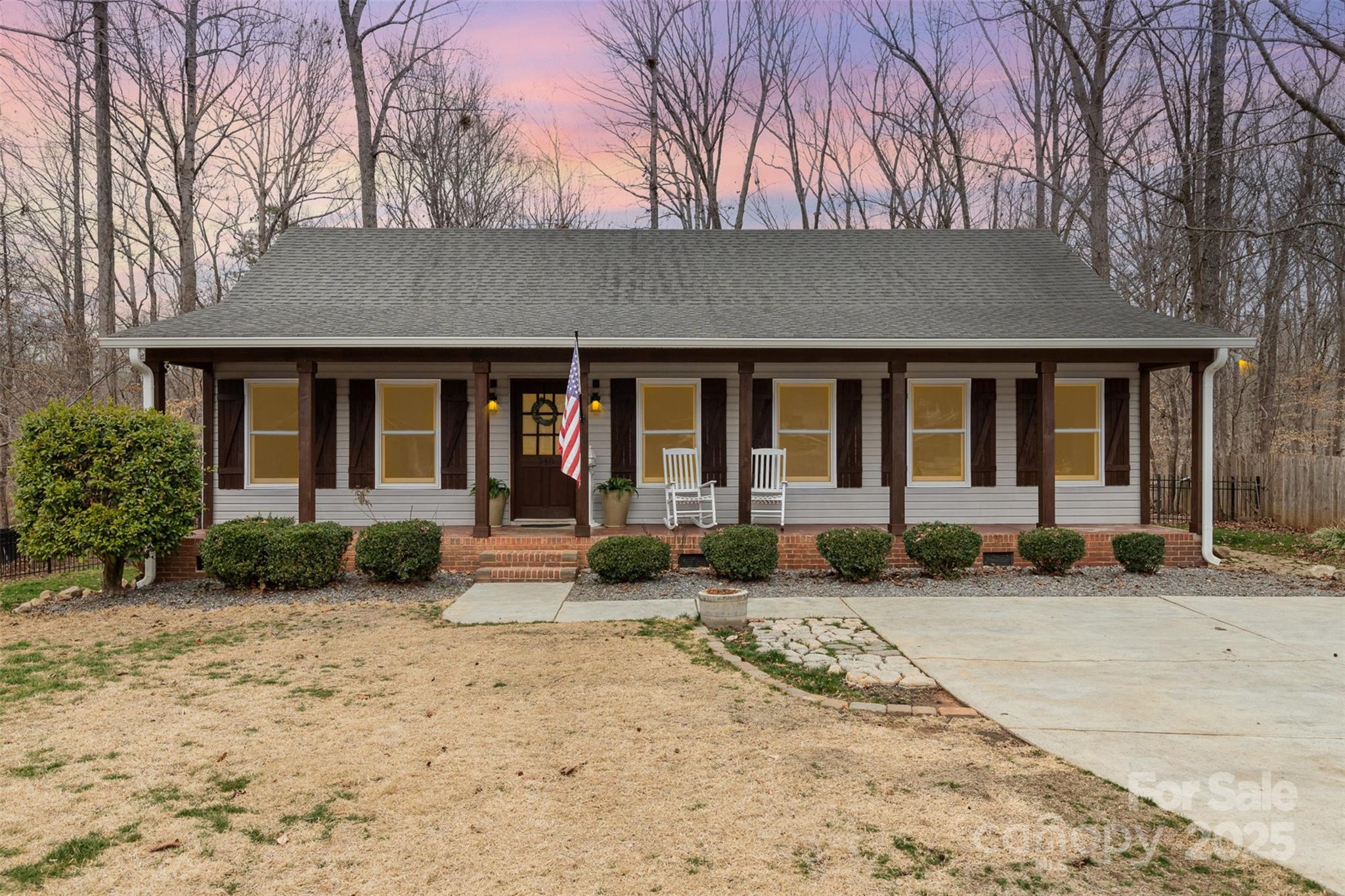 348 Sugar Creek Crossing Property Photo