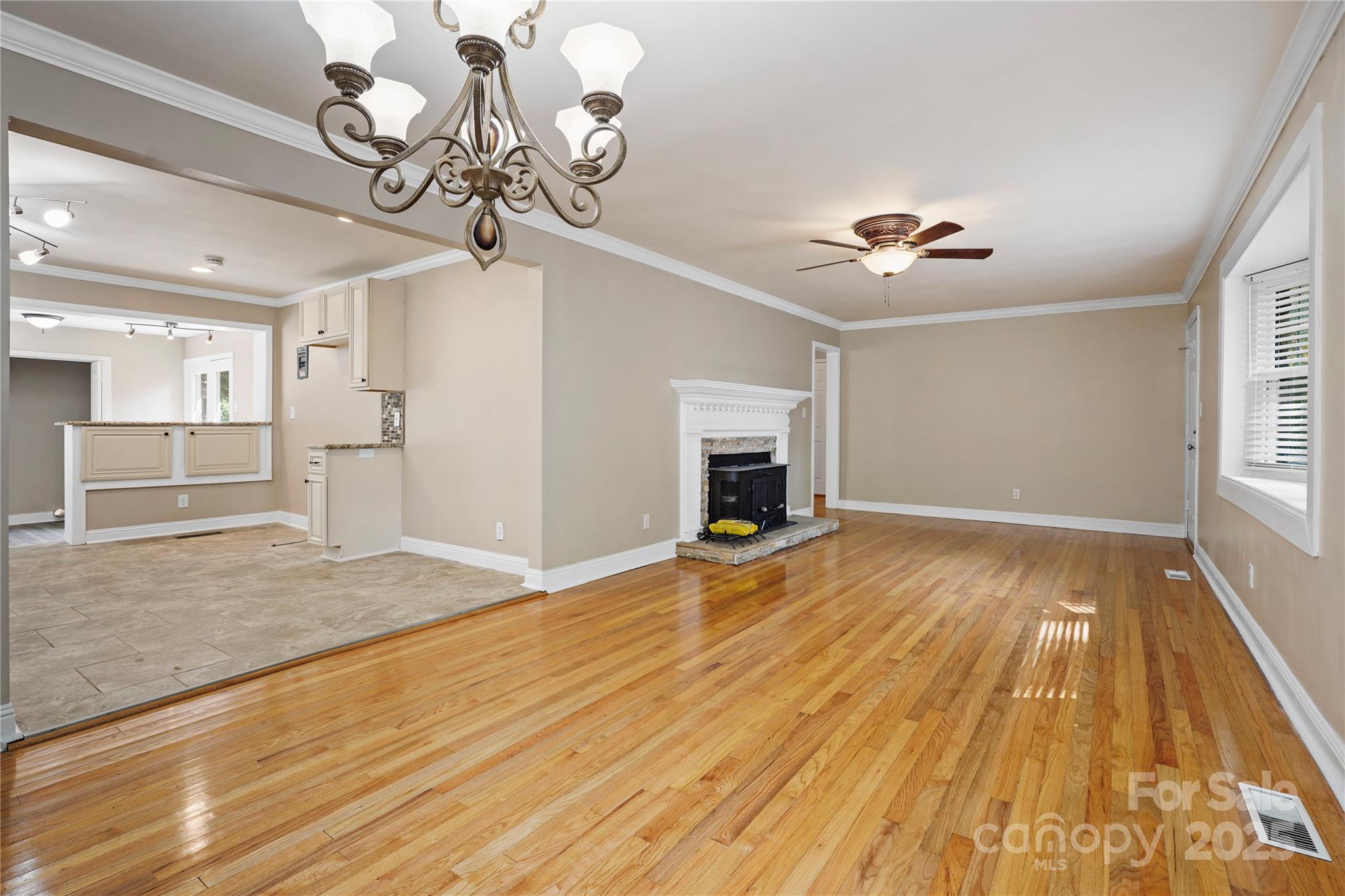 2830 Royston Road Property Photo 2