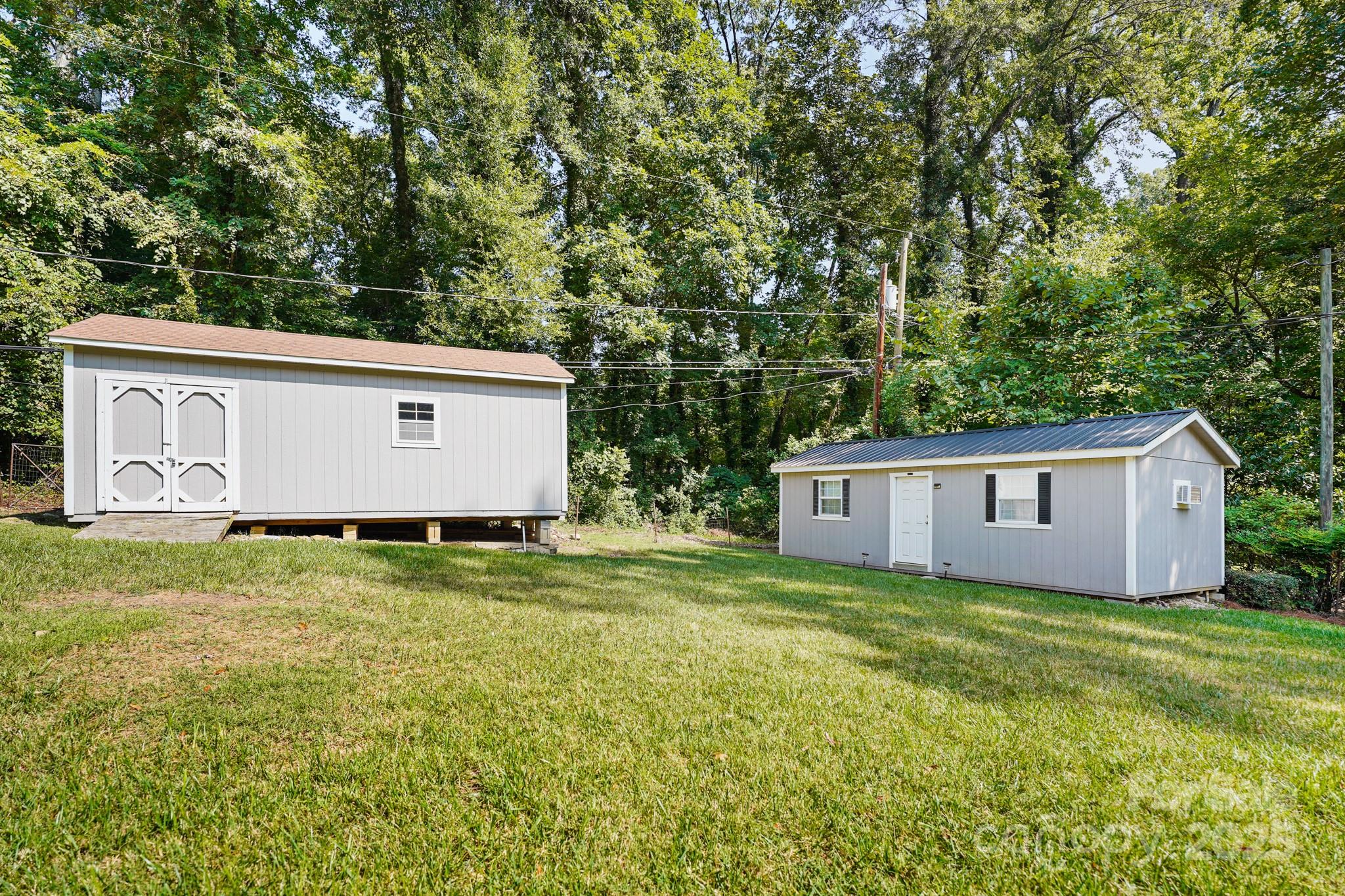 2830 Royston Road Property Photo 12