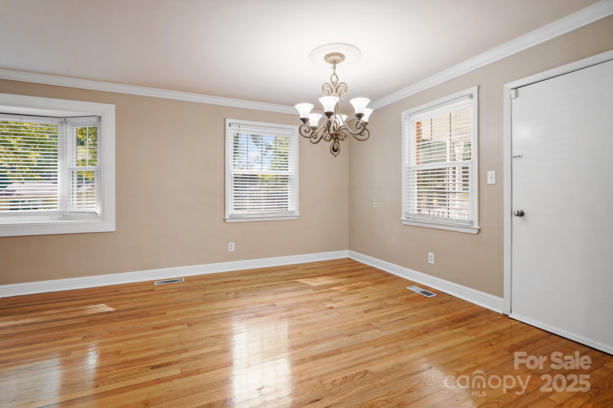 2830 Royston Road Property Photo 17
