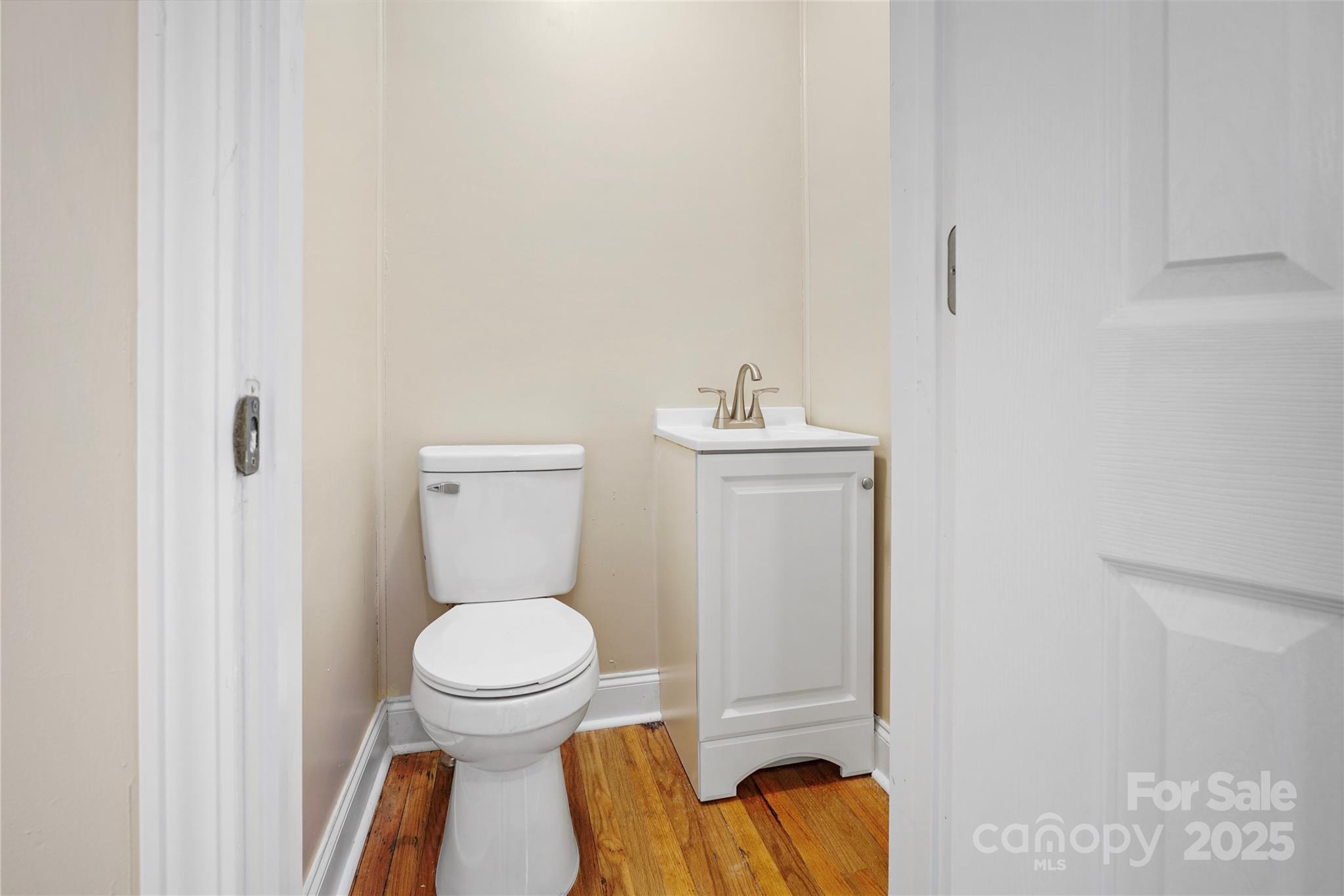 2830 Royston Road Property Photo 23