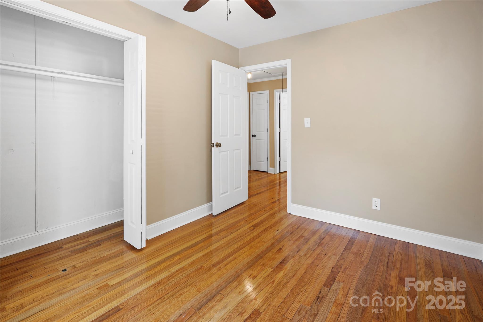 2830 Royston Road Property Photo 30