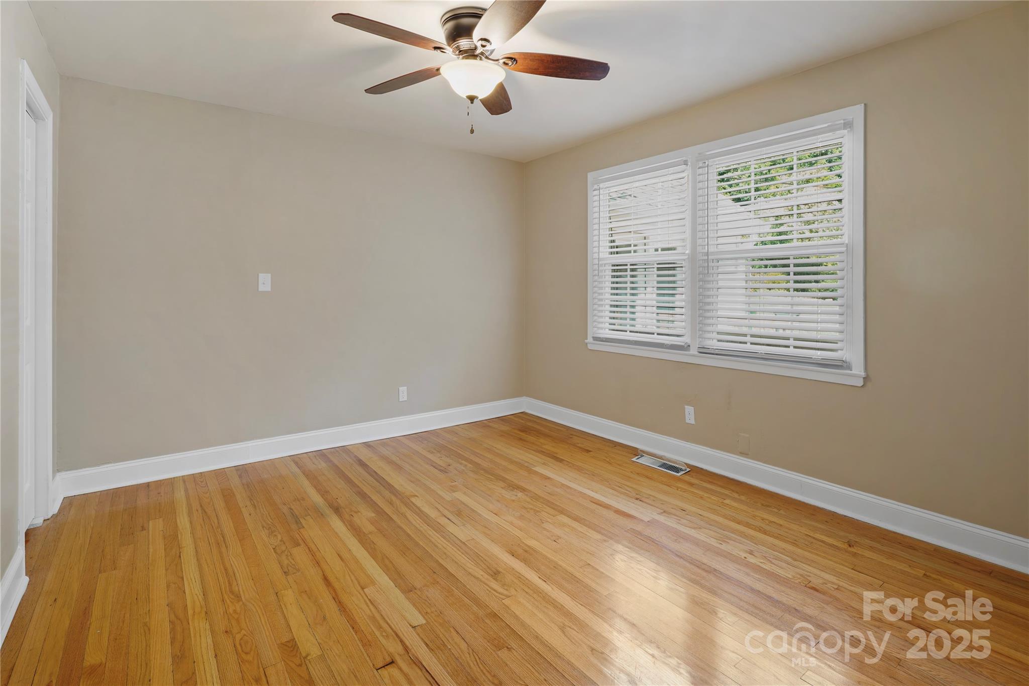 2830 Royston Road Property Photo 31