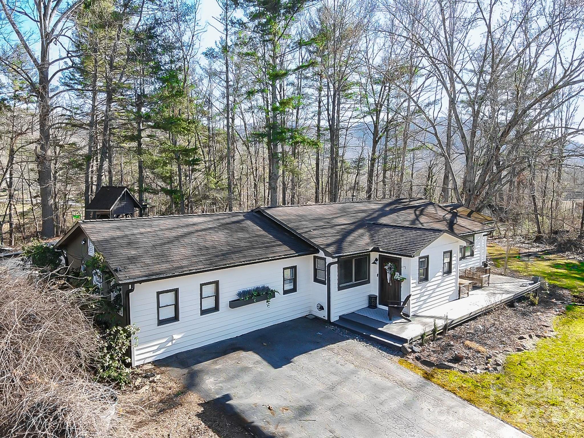 6 Candor Drive Property Photo