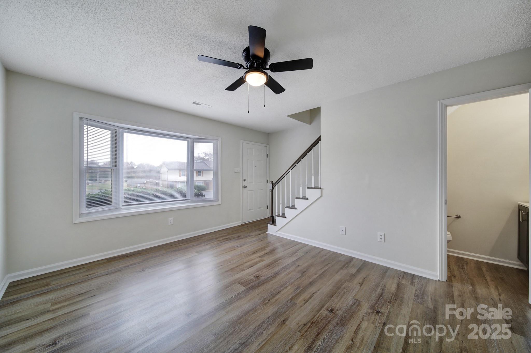 438 Stoneycreek Lane Property Photo 4