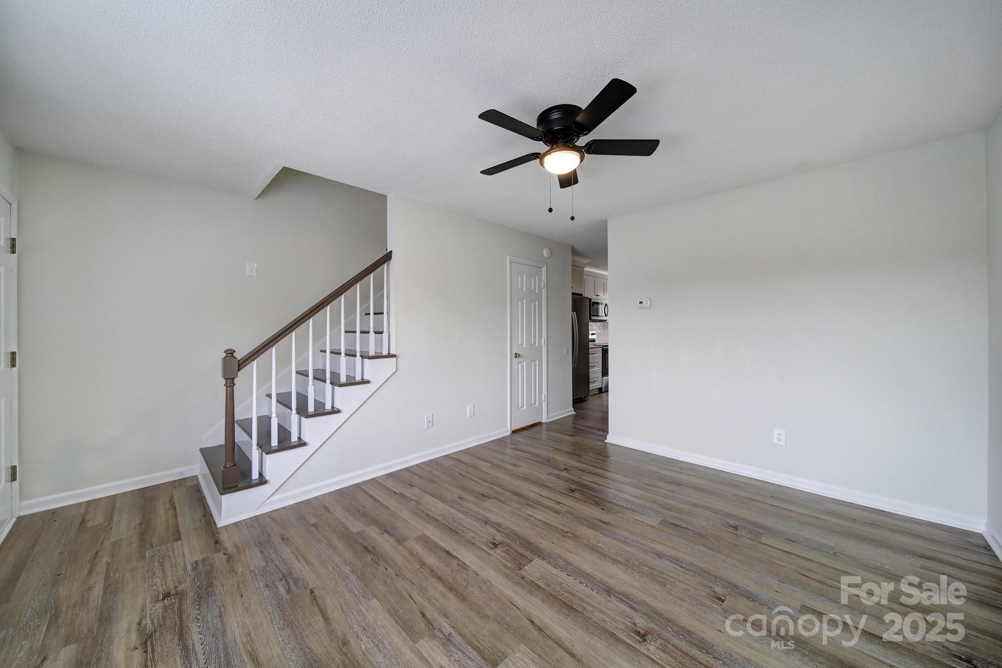 438 Stoneycreek Lane Property Photo 6