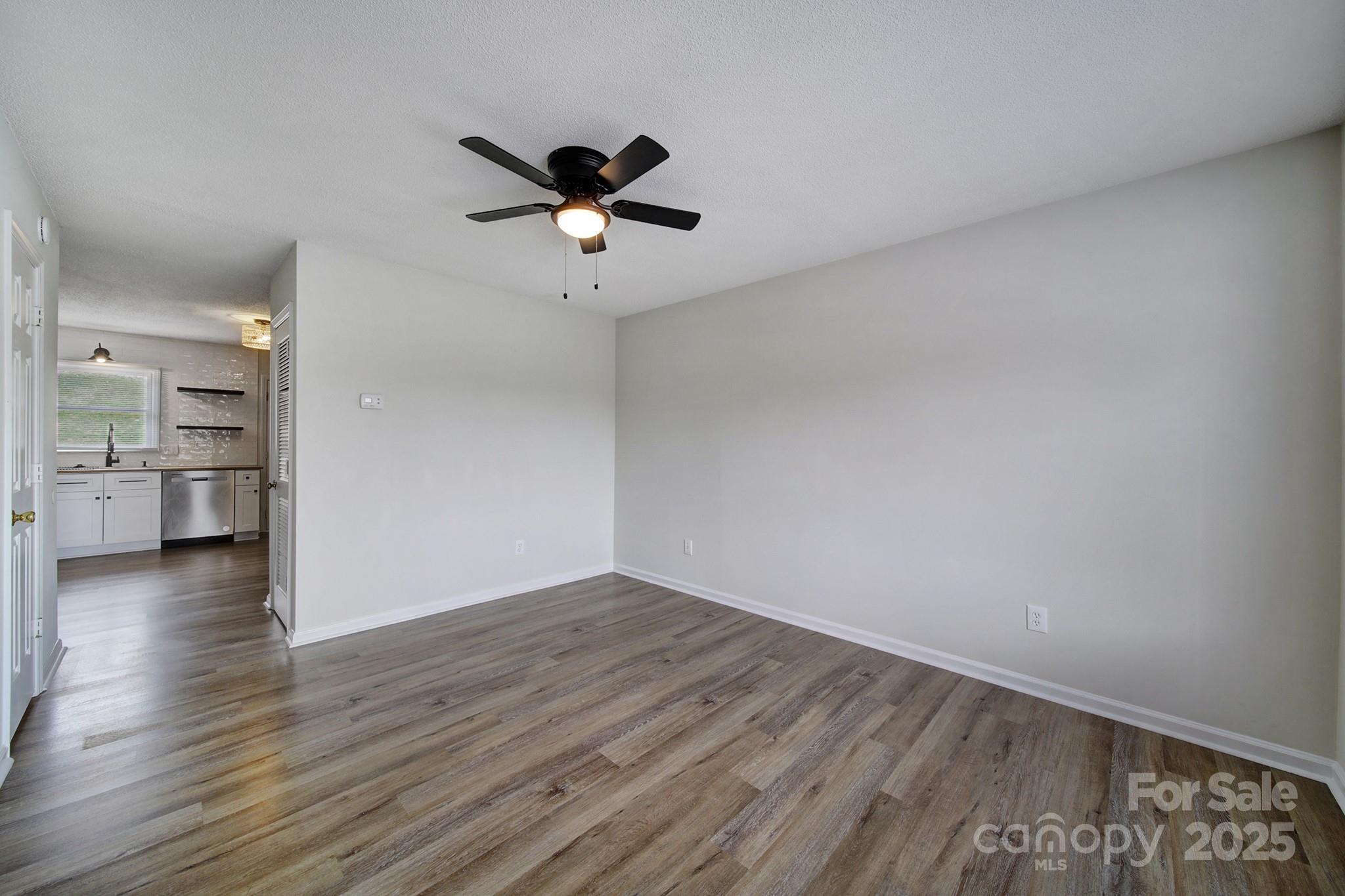 438 Stoneycreek Lane Property Photo 7