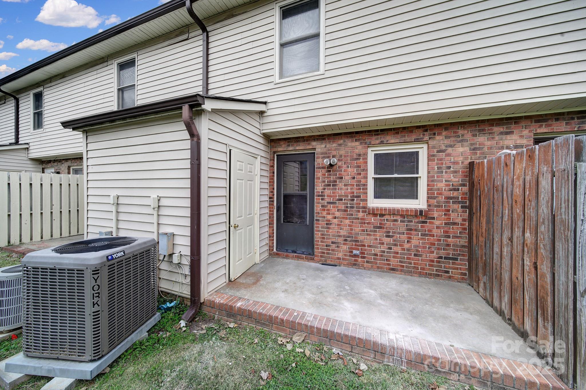 438 Stoneycreek Lane Property Photo 22