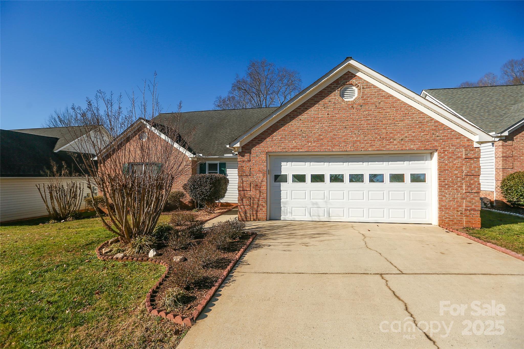 730 Hidden Creek Circle Property Photo 3