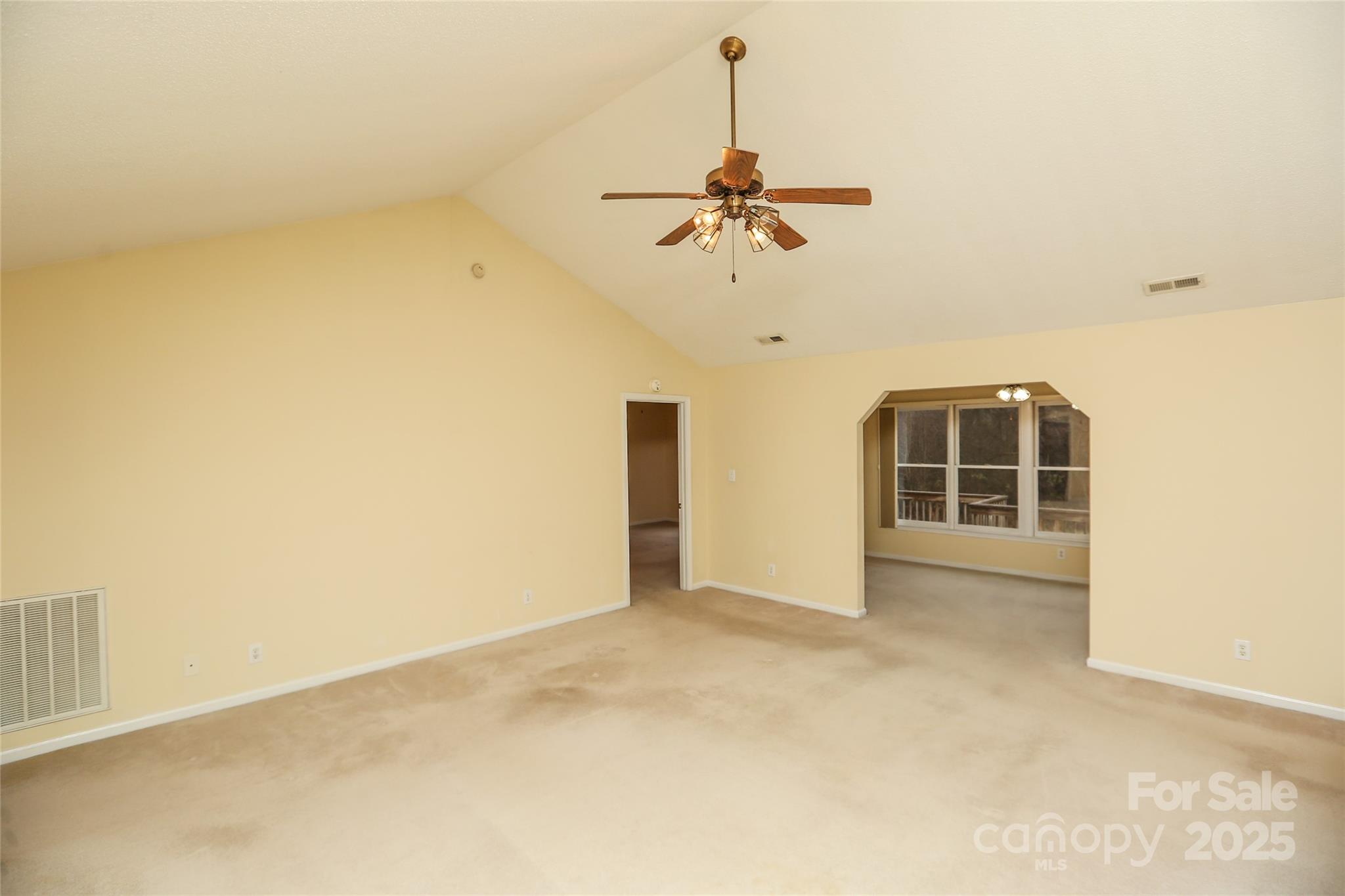 730 Hidden Creek Circle Property Photo 4