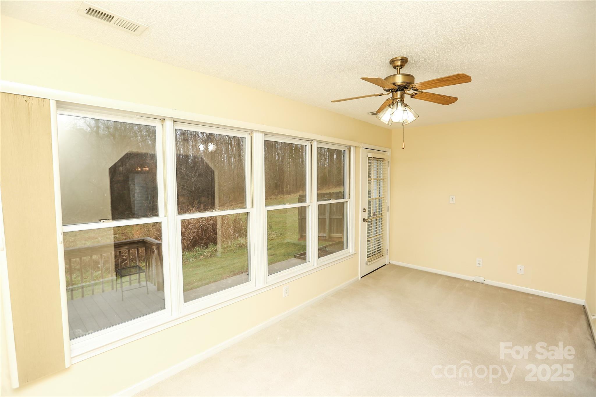 730 Hidden Creek Circle Property Photo 9