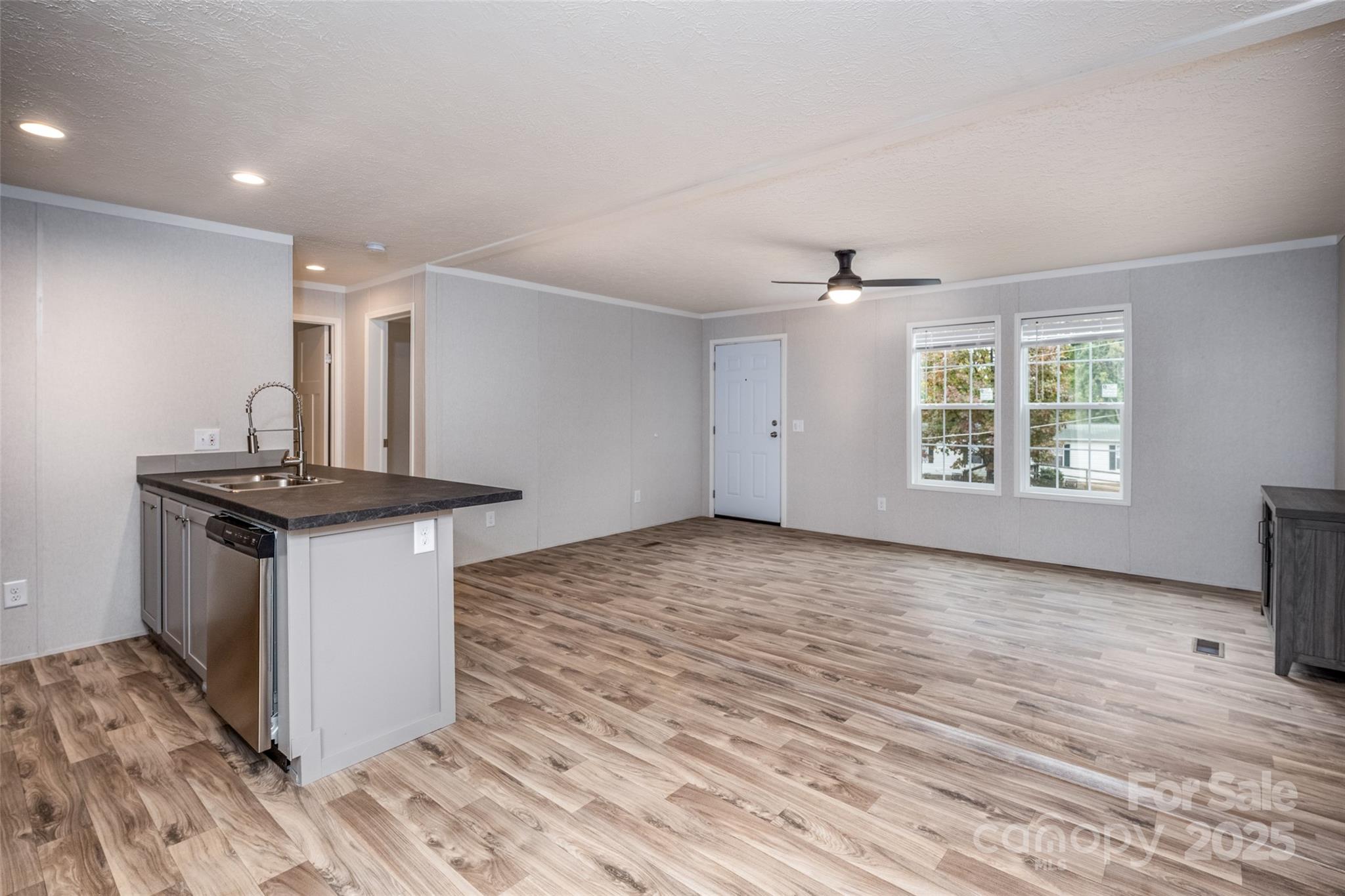 607 Stewart Court Property Photo 8